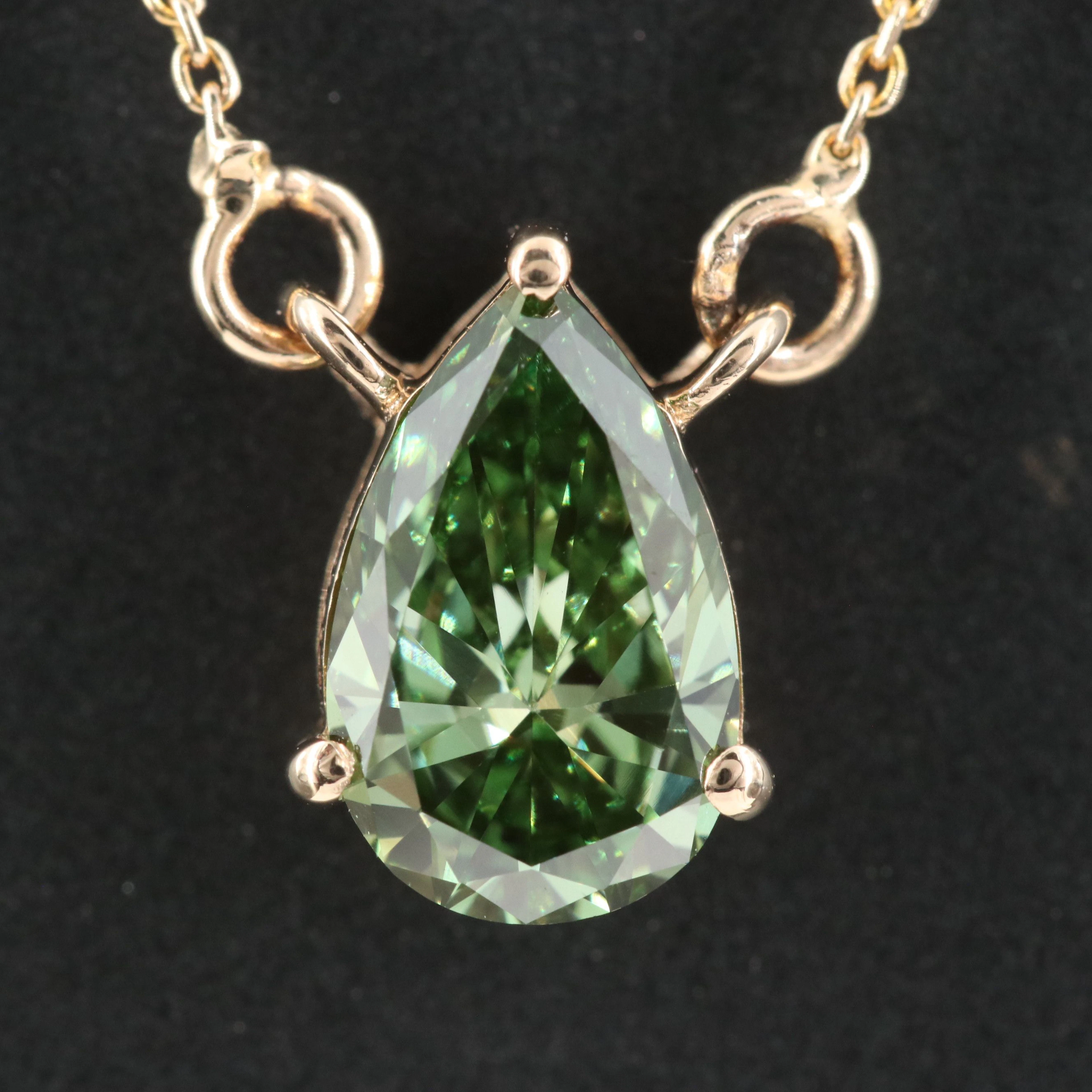 14K 1.01 CT Lab Grown Fancy Vivid Green Diamond Necklace with IGI Report