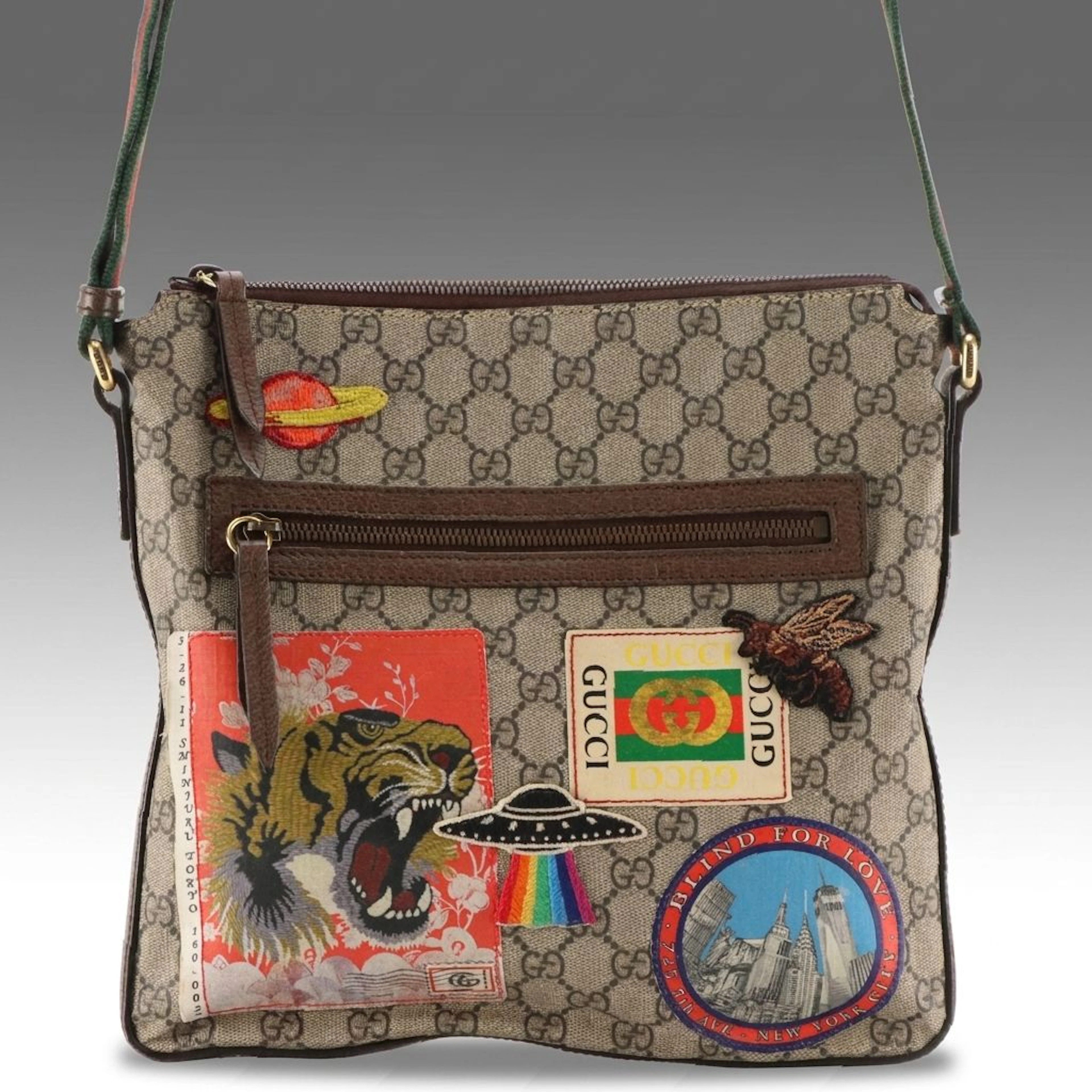 Gucci Courrier Zip Messenger Bag in GG Supreme Canvas and Brown Leather Trim