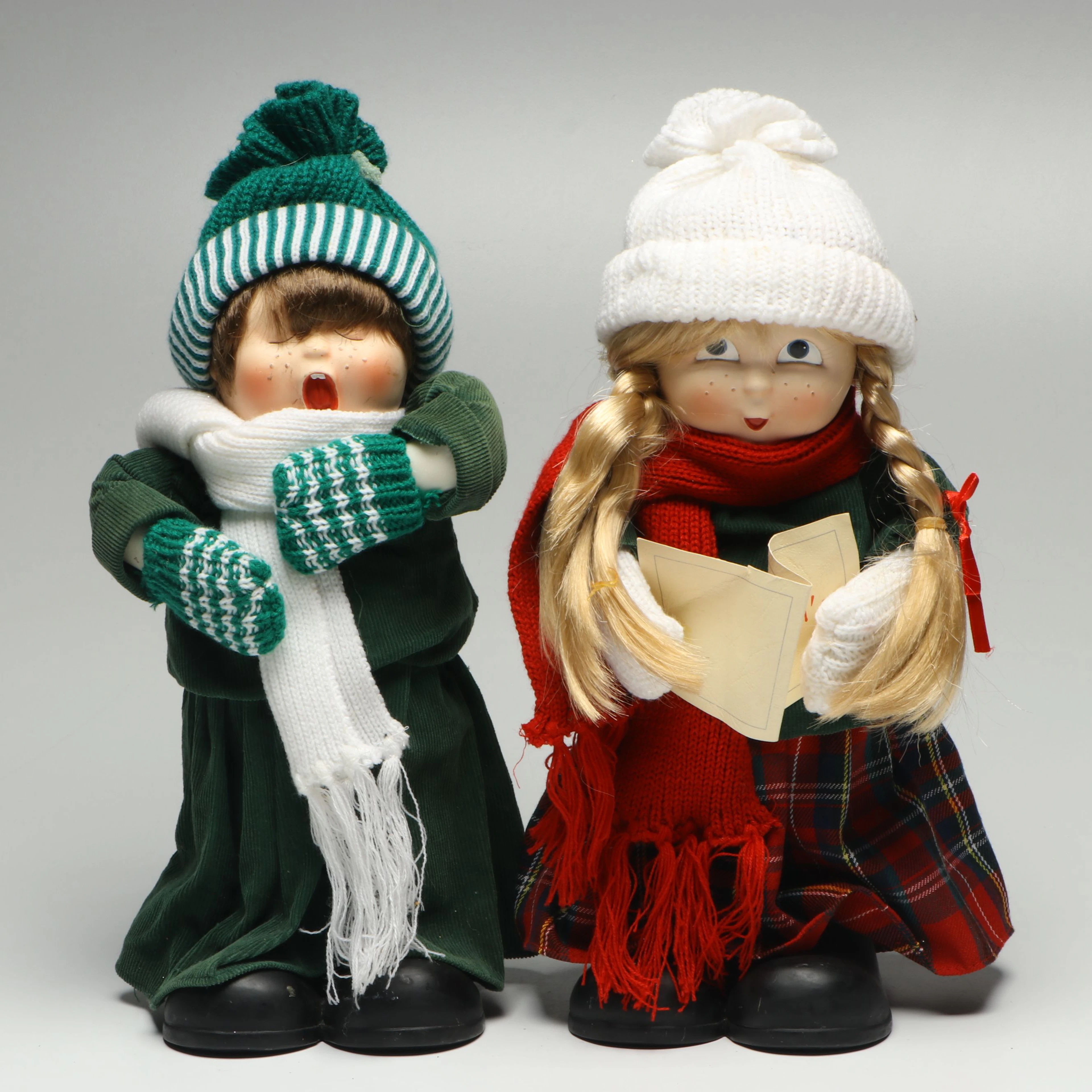 Resin Caroler Children Figurines, Contemporary