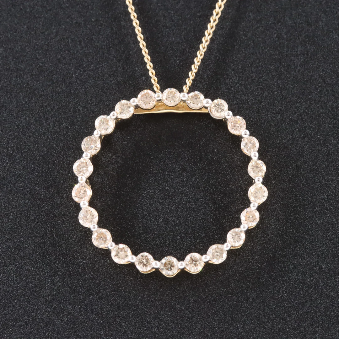 10K 0.49 CTW Diamond Circle Pendant Necklace