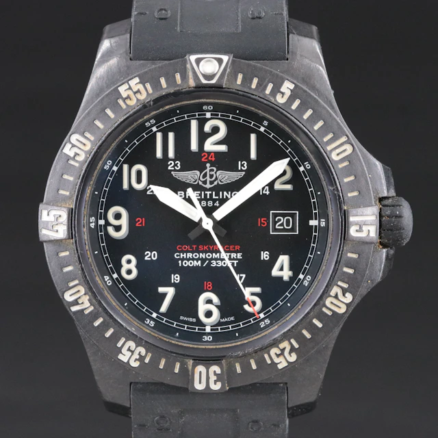 Breitling Colt Skyracer Chonometer Breitlight Quartz Watch