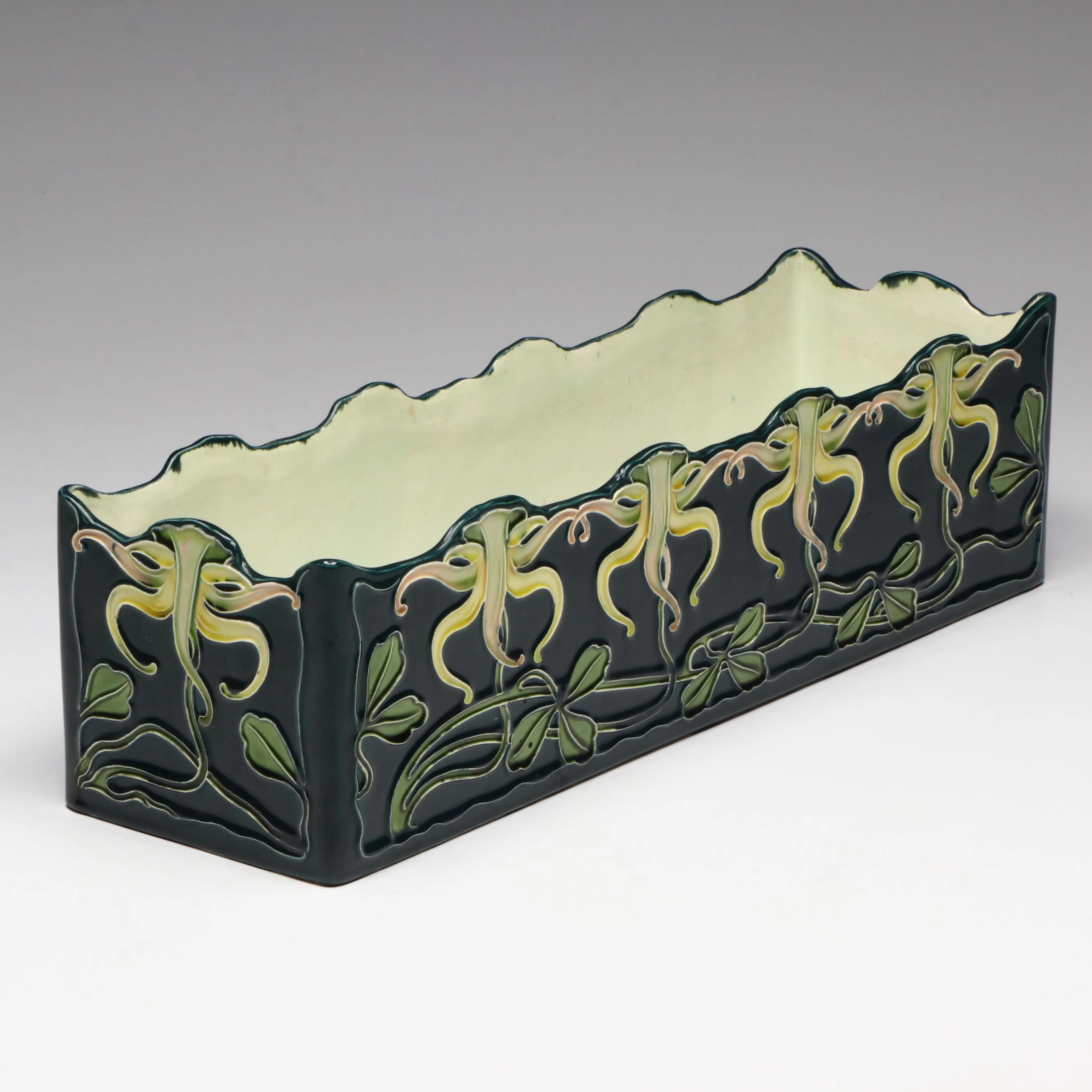 Antique Julius Dressler Art Nouveau Floral Majolica Planter, Early 20th Century