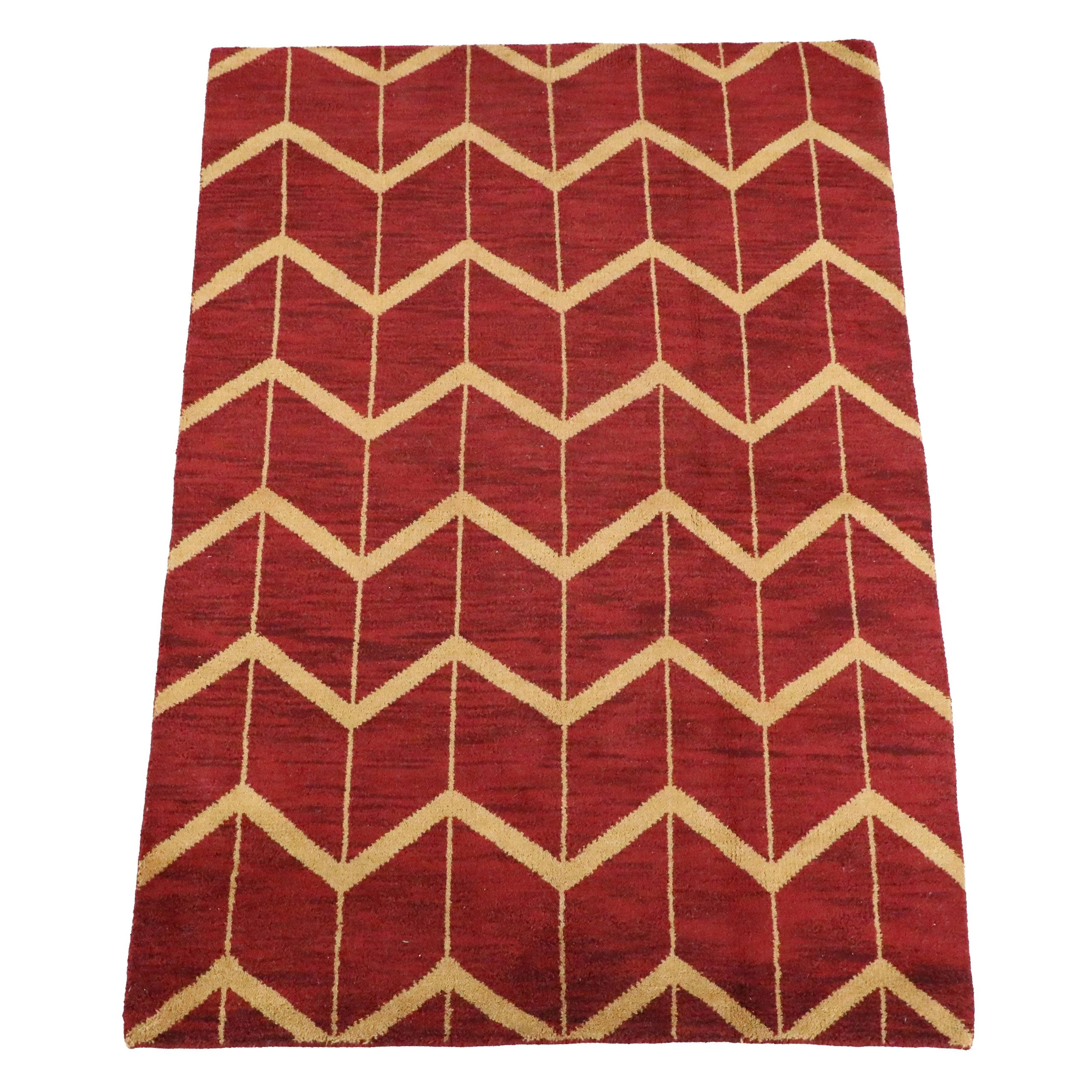 5' x 7'9 Hand-Knotted Indian Area Rug