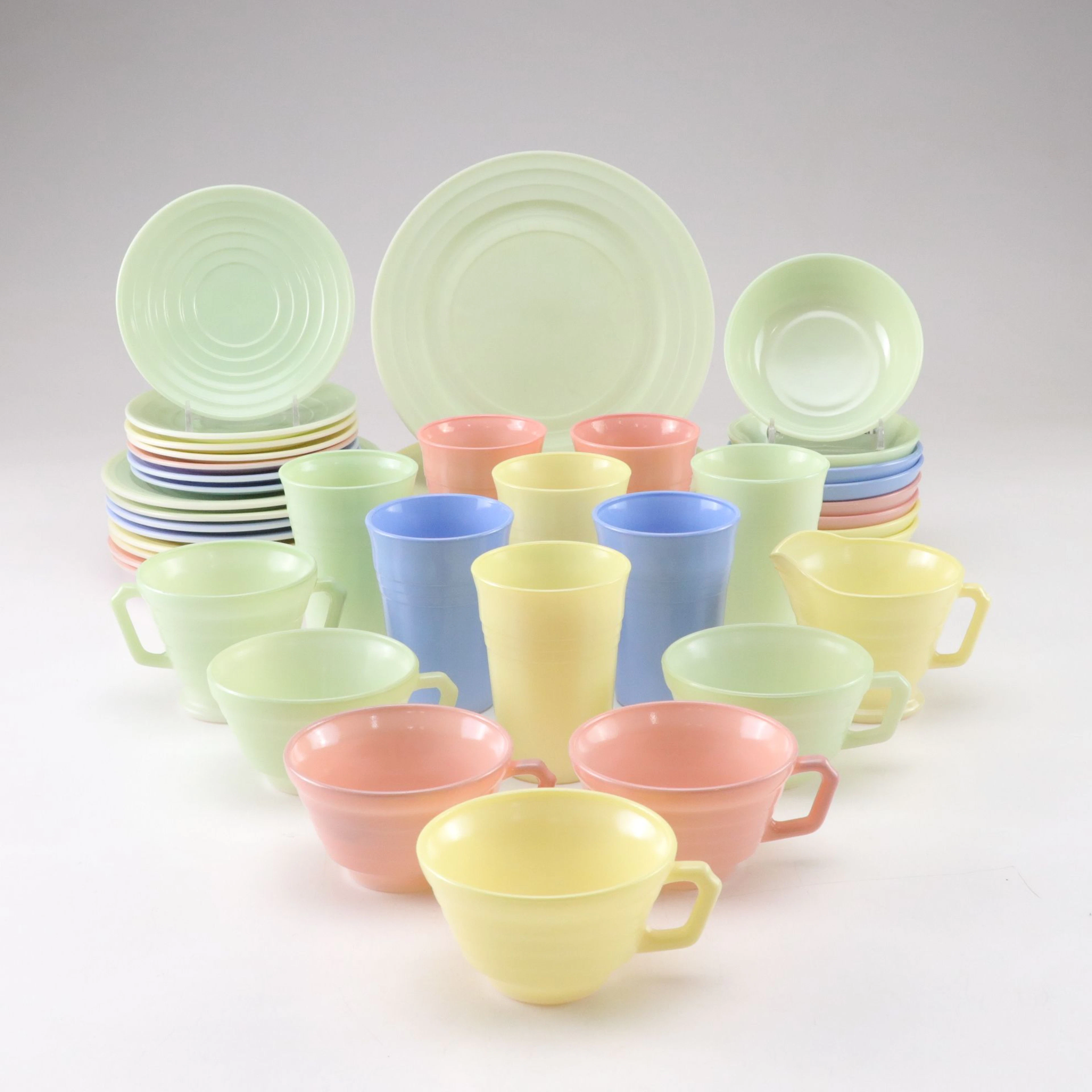 Hazel Atlas Moderntone Pastel Platonite Dinnerware Set