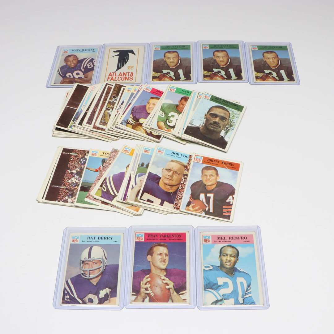 1966 Philadelphia Football Cards with Mel Renfro, Fran Tarkenton, and Ray Berry