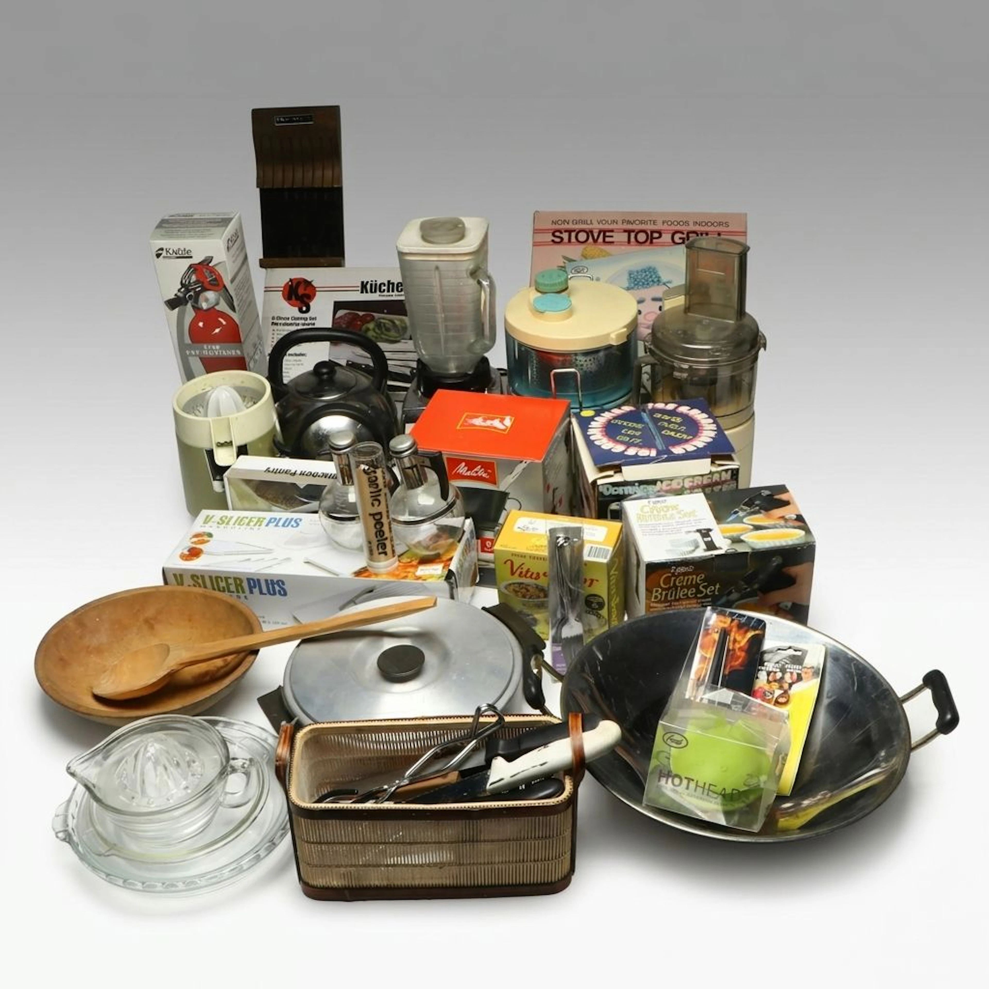Osterizer Blender, Black + Decker Food Processor, Juicer and More Kitchen Items
