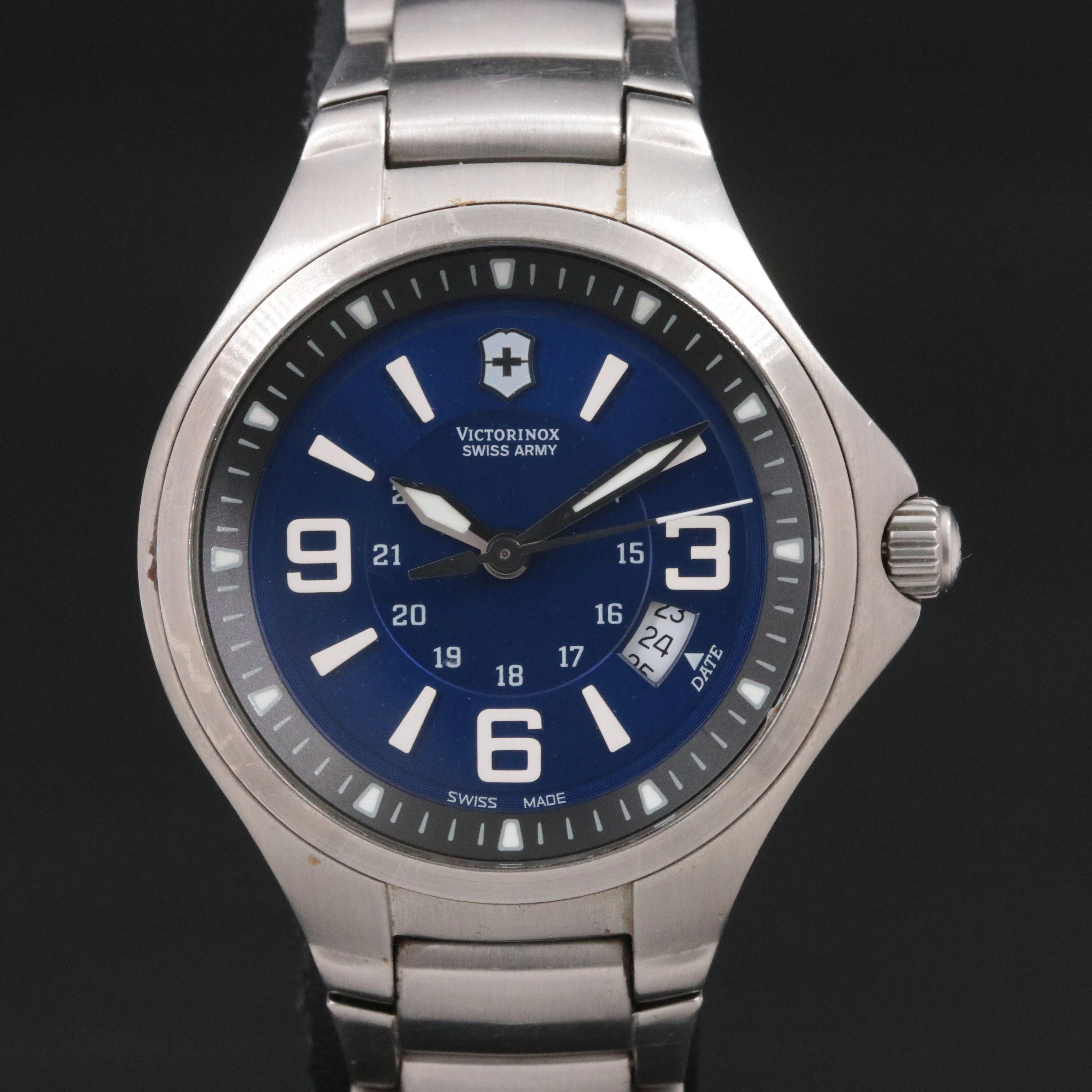 Victorinox Swiss Army St. Steel Blue Dial Date Watch Ref. 249031
