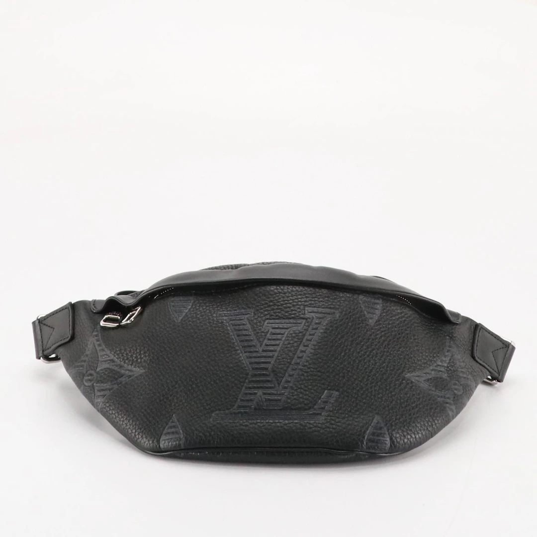Louis Vuitton Bumbag in Giant Monogram Shadow Discovery Leather