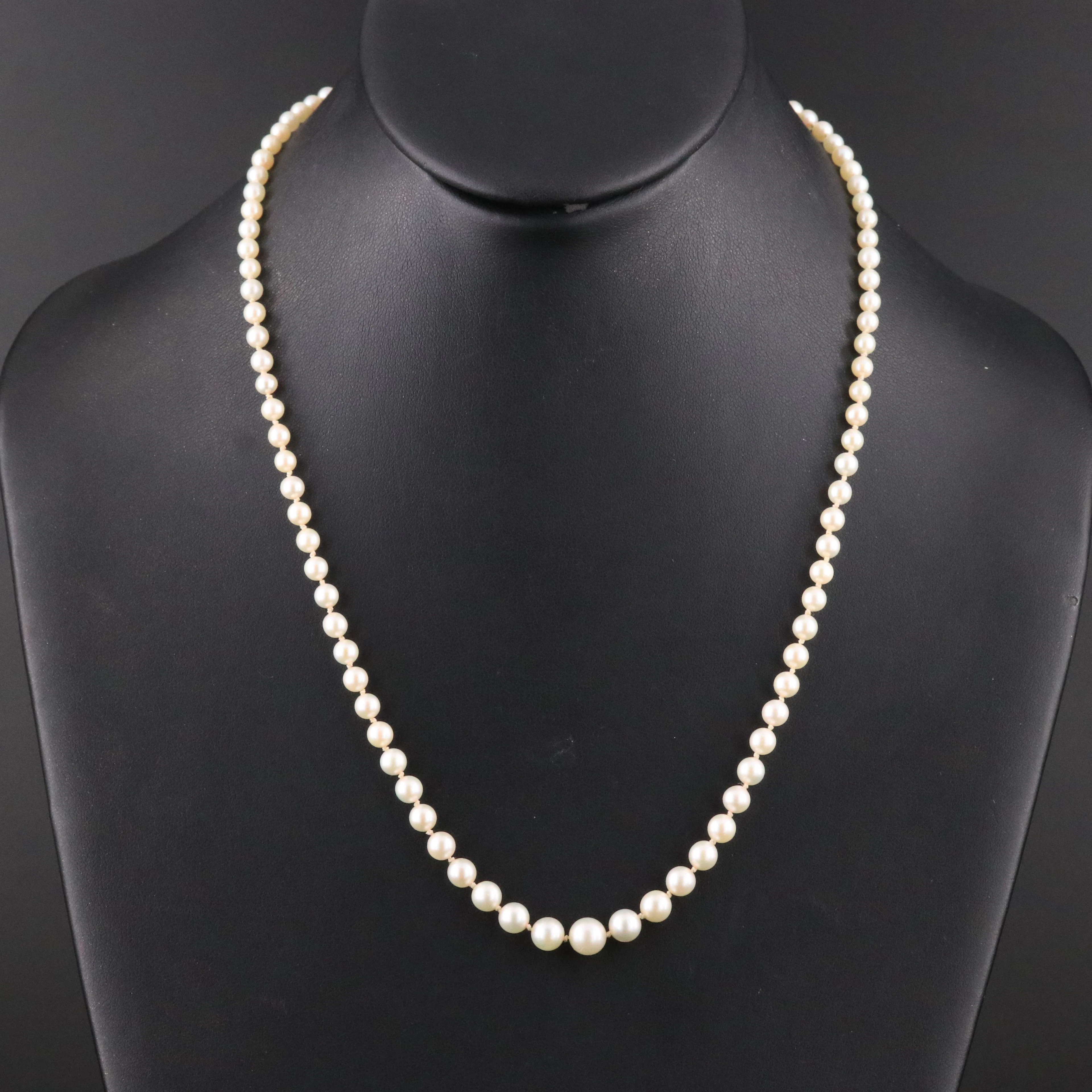 Graduated Pearl Necklace with 14K Clasp