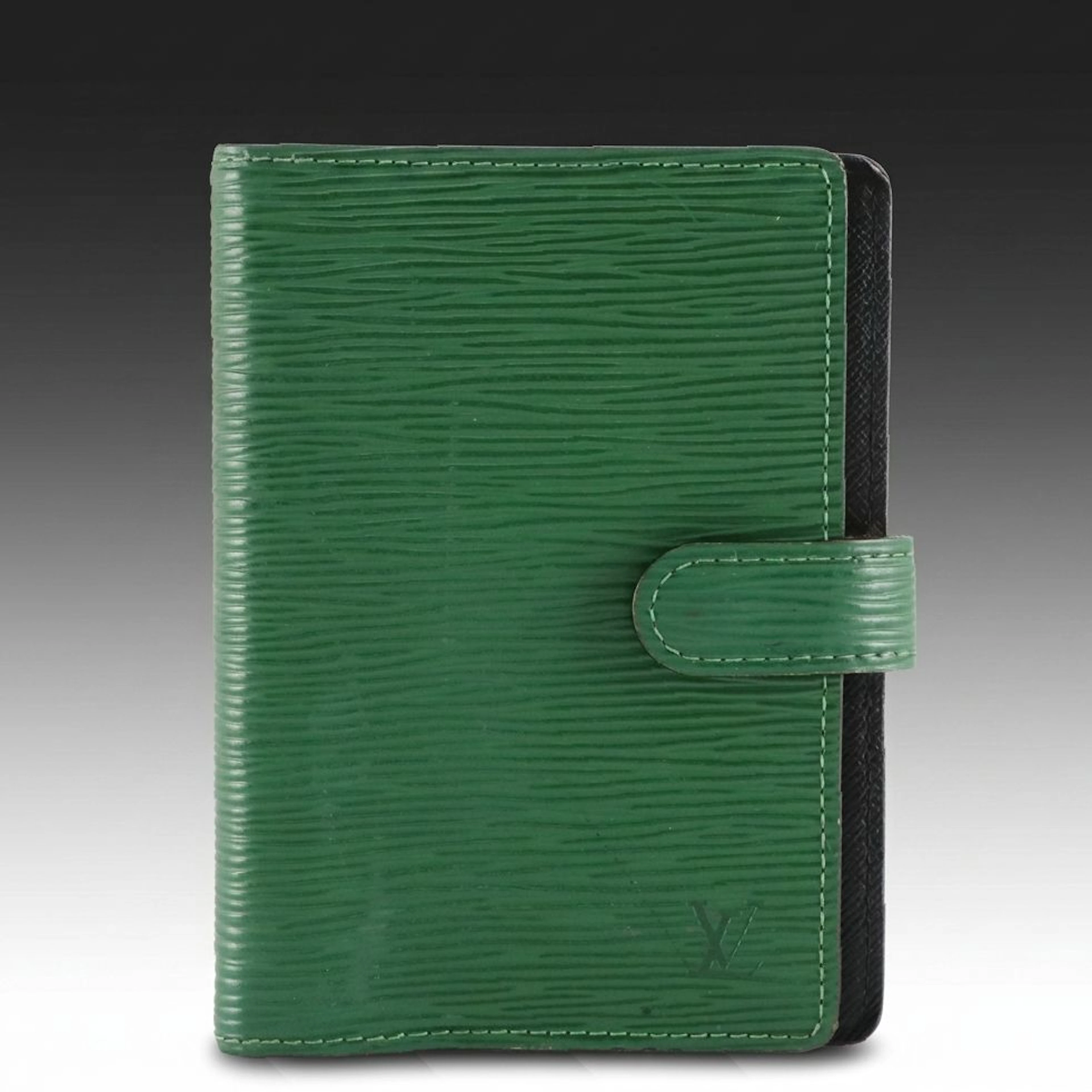 Louis Vuitton 6-Ring Agenda Cover in Borneo Green Epi Leather