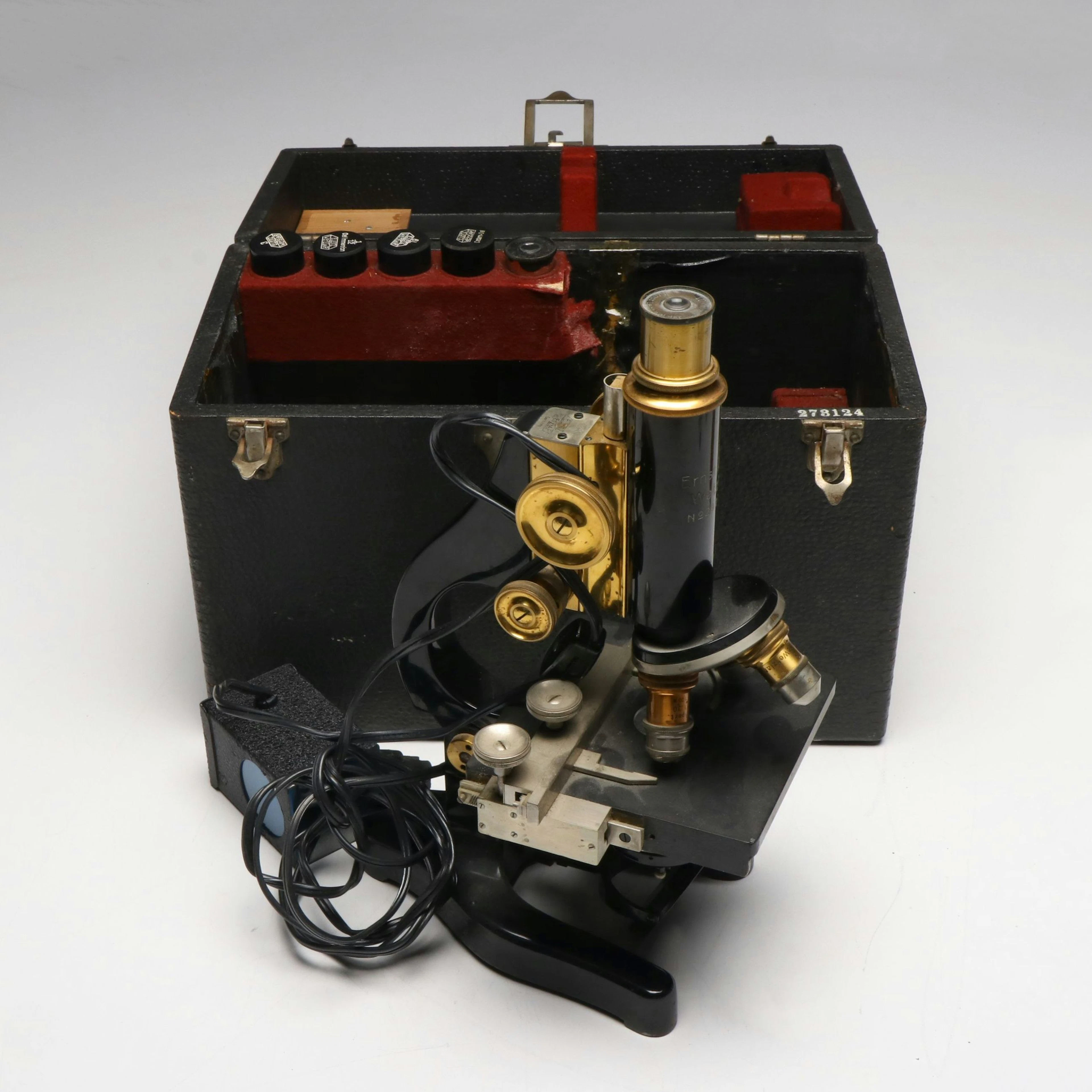 Ernst Leitz Wetzlar No. 292750 Microscope and Accessories, Early 20th Century