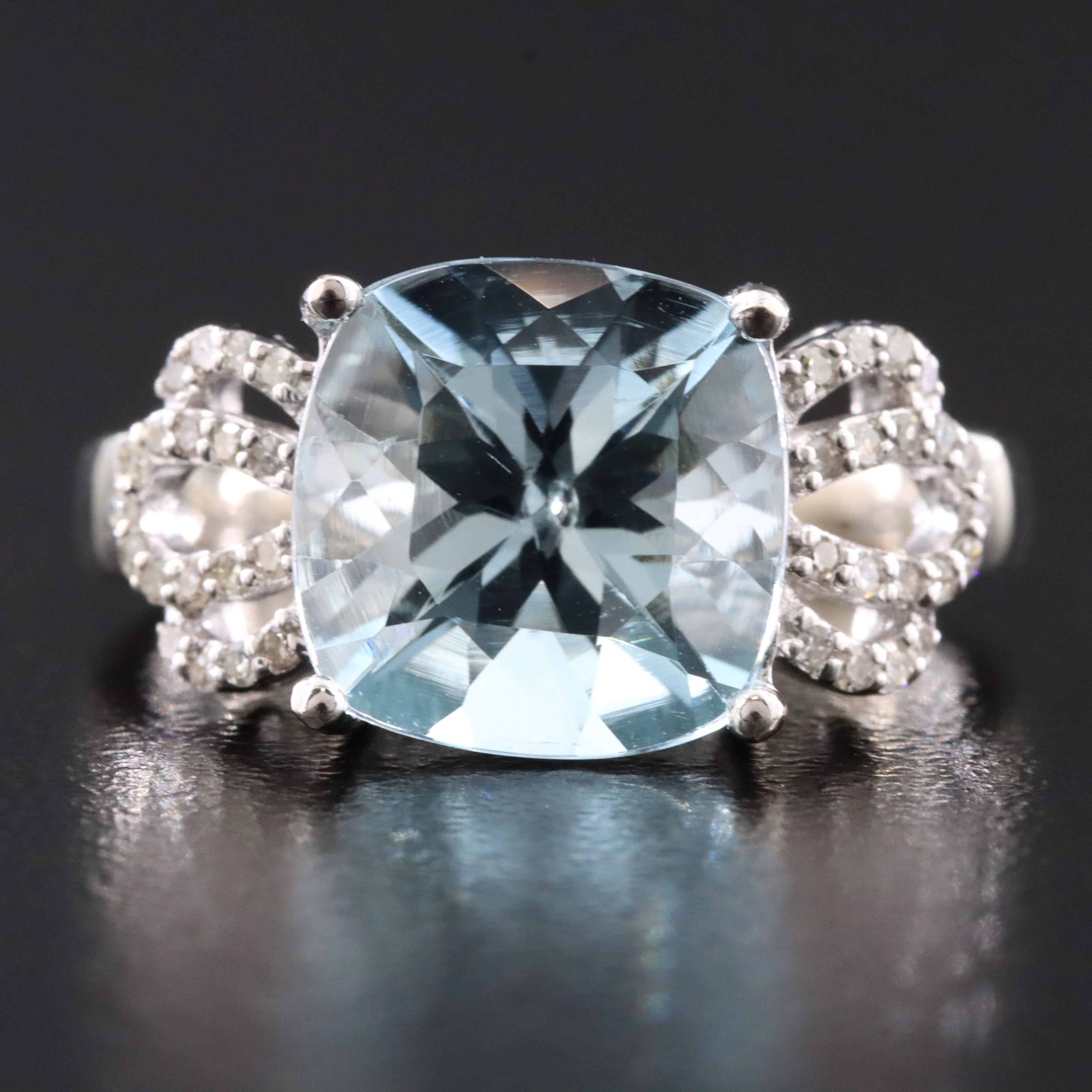 14K Aquamarine and Diamond Ring