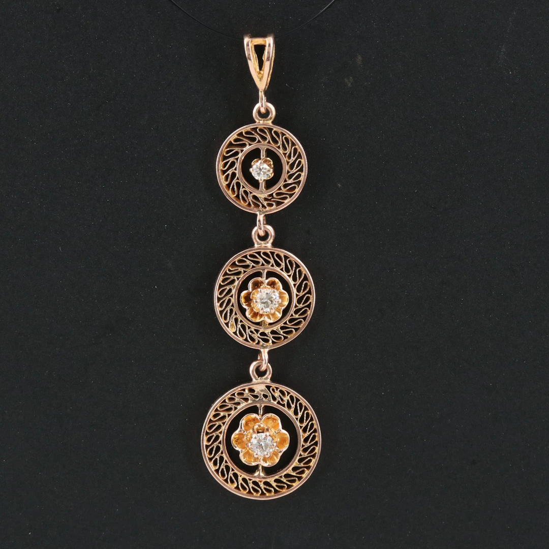 10K 0.10 CTW Diamond Pendant