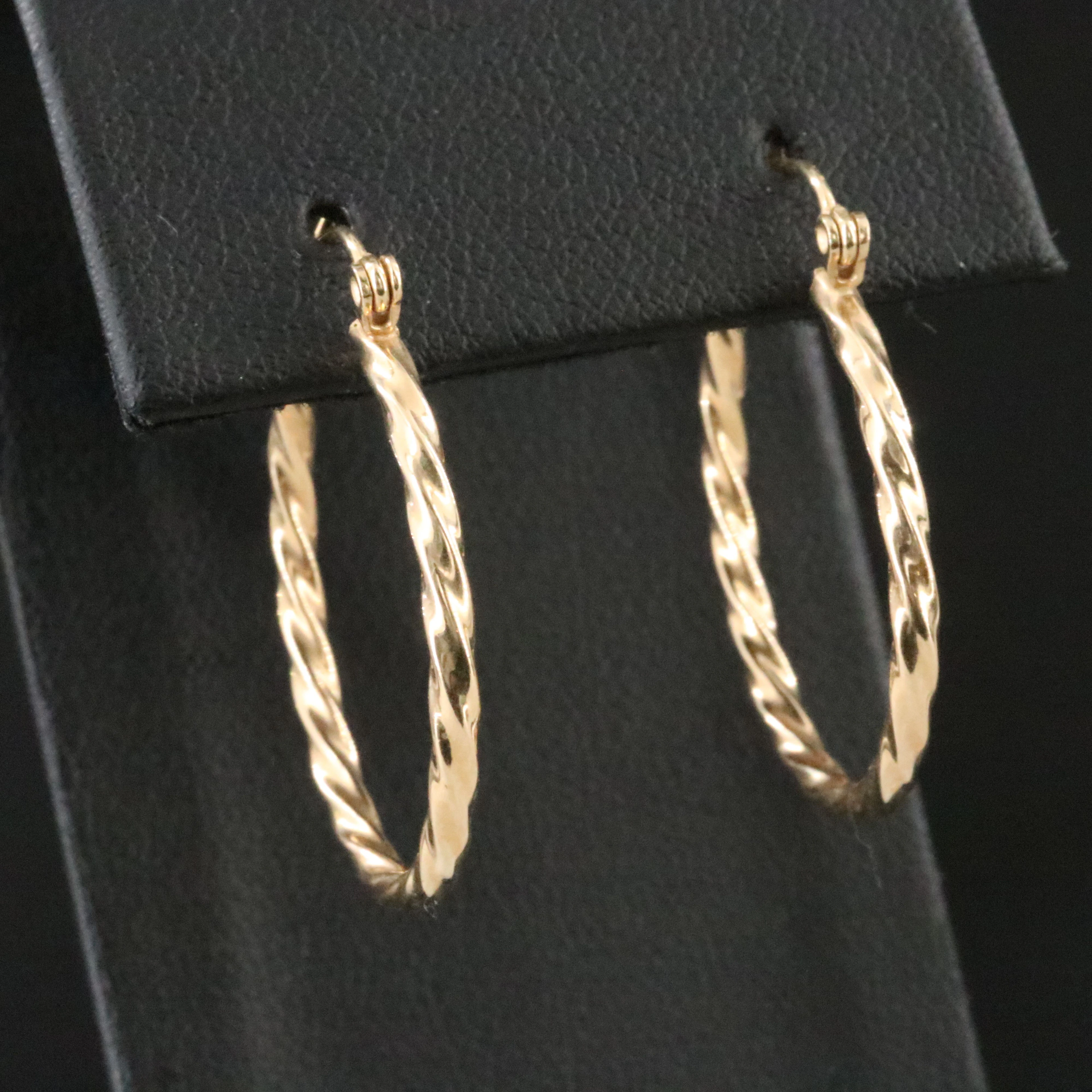14K Fluted Hoop Earrings