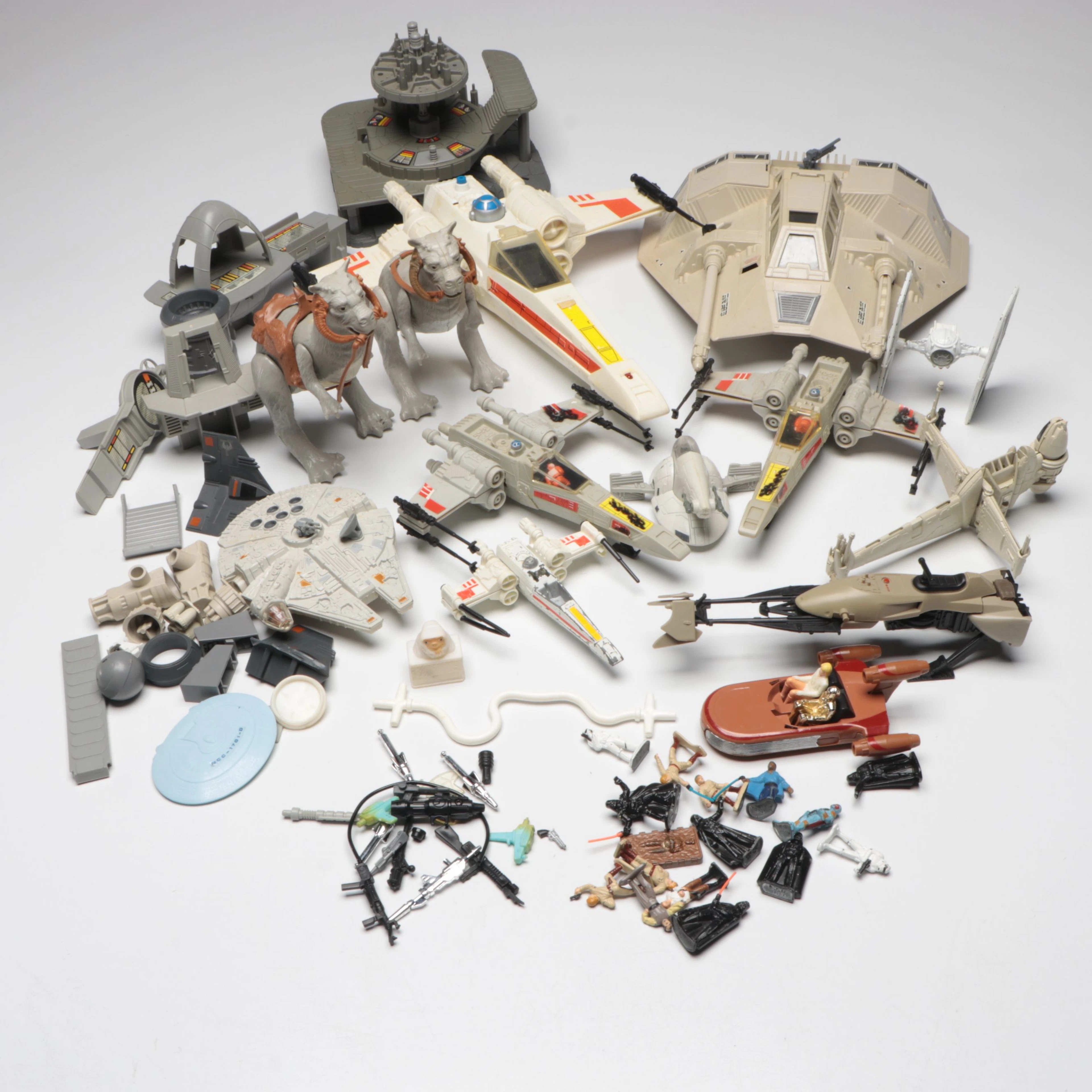 Kenner "Star Wars" Rebel Armored Snowspeeder, Tauntaun and More Toys