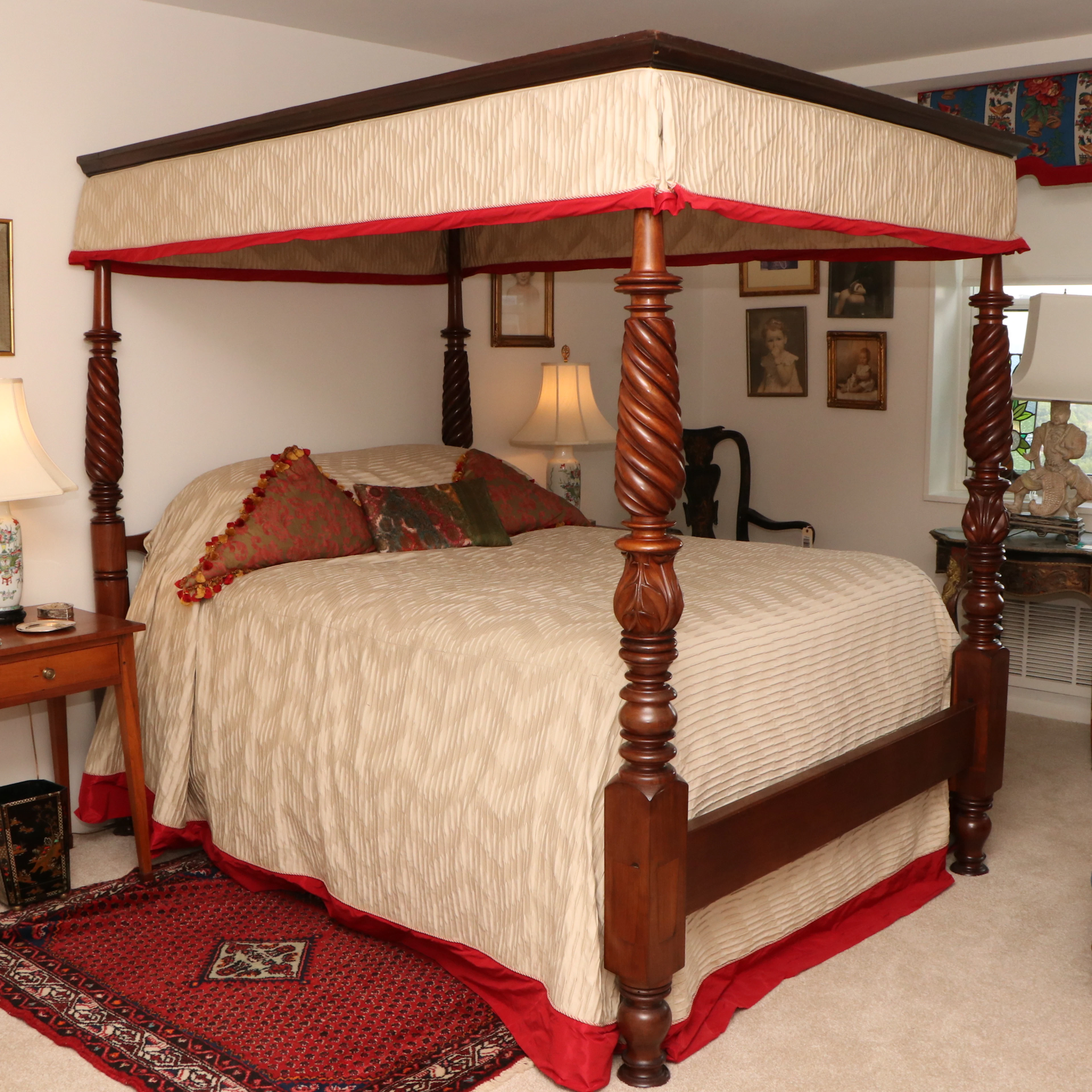 Federal Style Carved Mahogany Queen Size Tester Bed, 20th Century