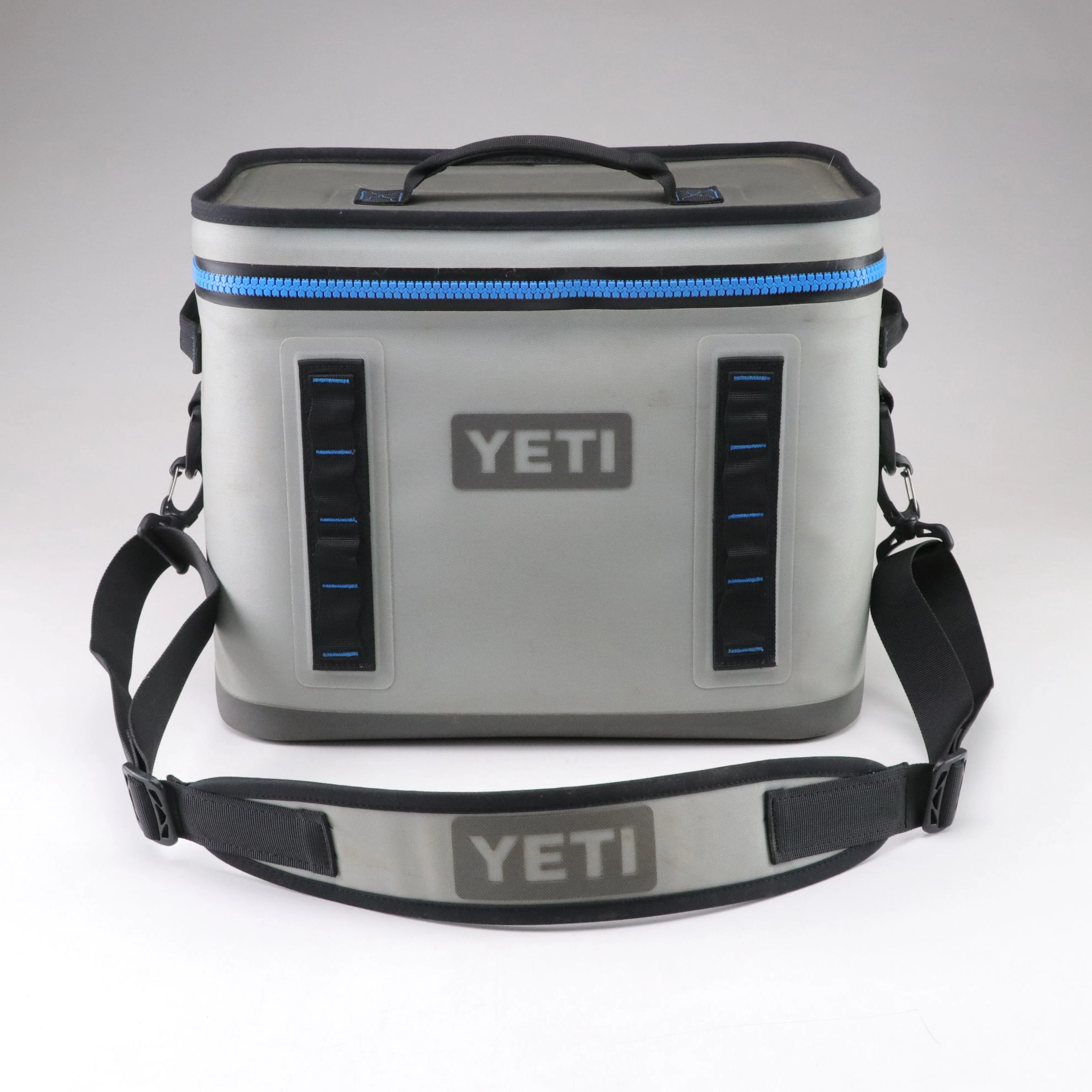 YETI Hopper Flip 18 Insulated Personal Cooler in Fog Gray and Tahoe Blue