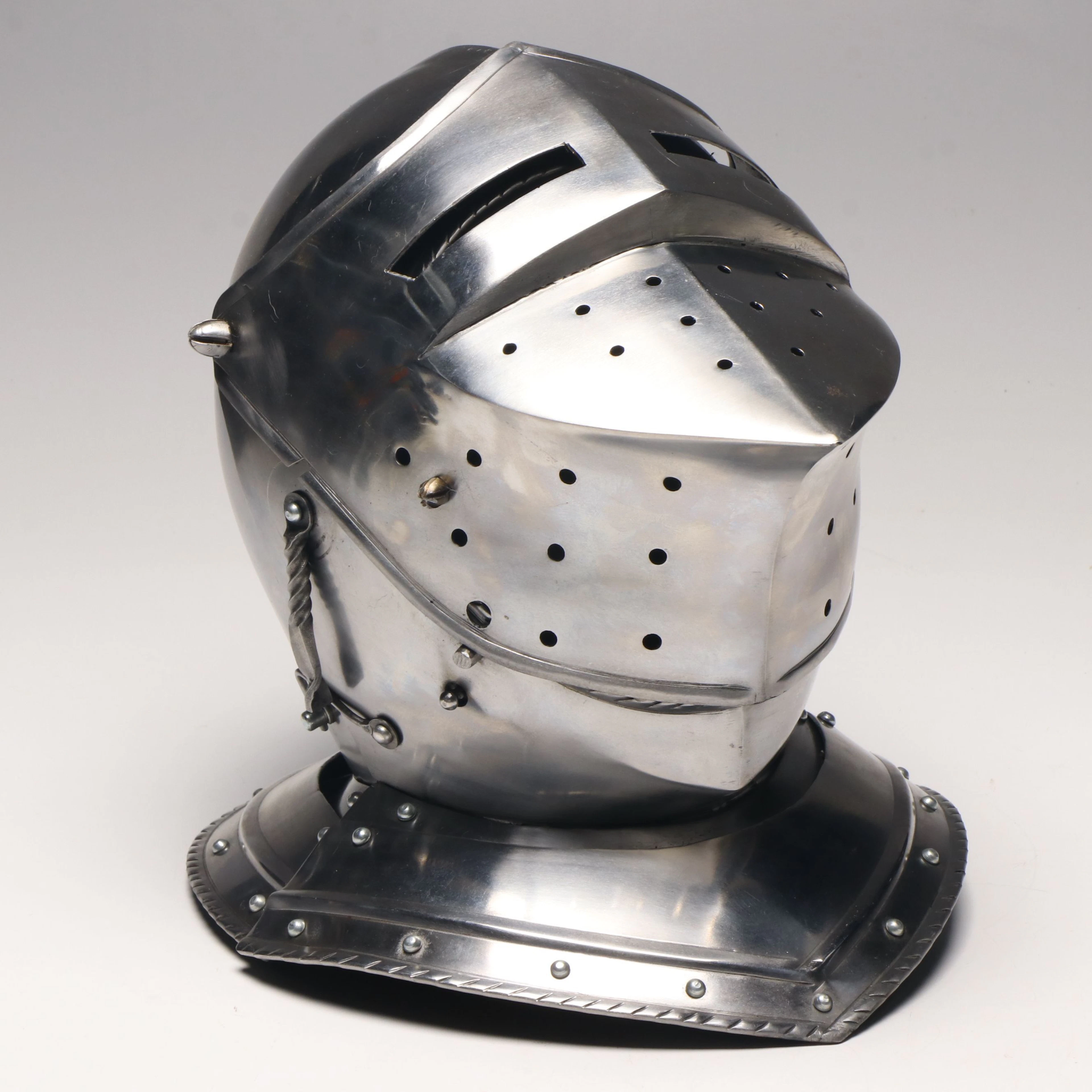 European Medieval Style Replica Knight's Closed Helmet