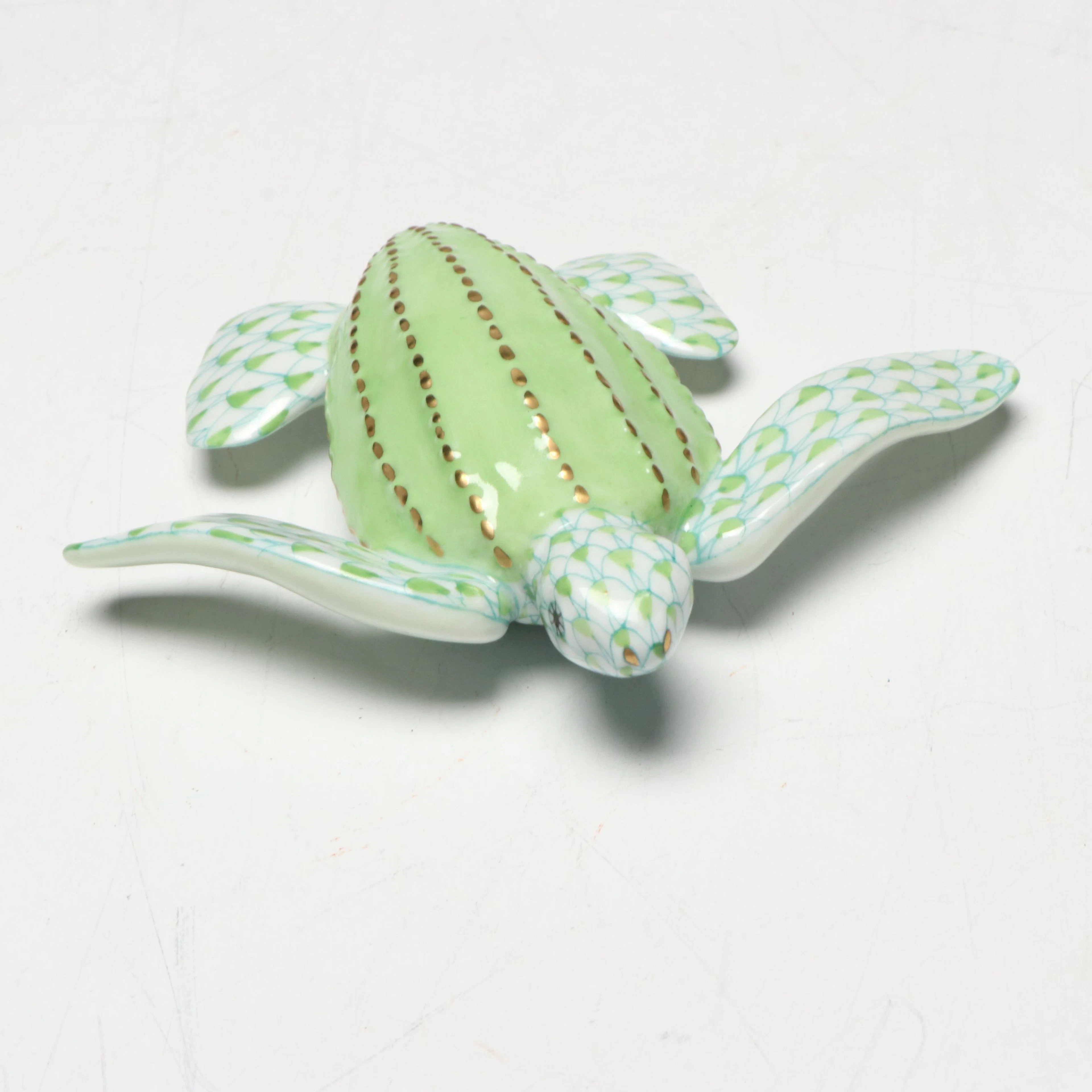 Herend Key Lime Fishnet with Gold "Young Leatherback Turtle" Porcelain Figurine