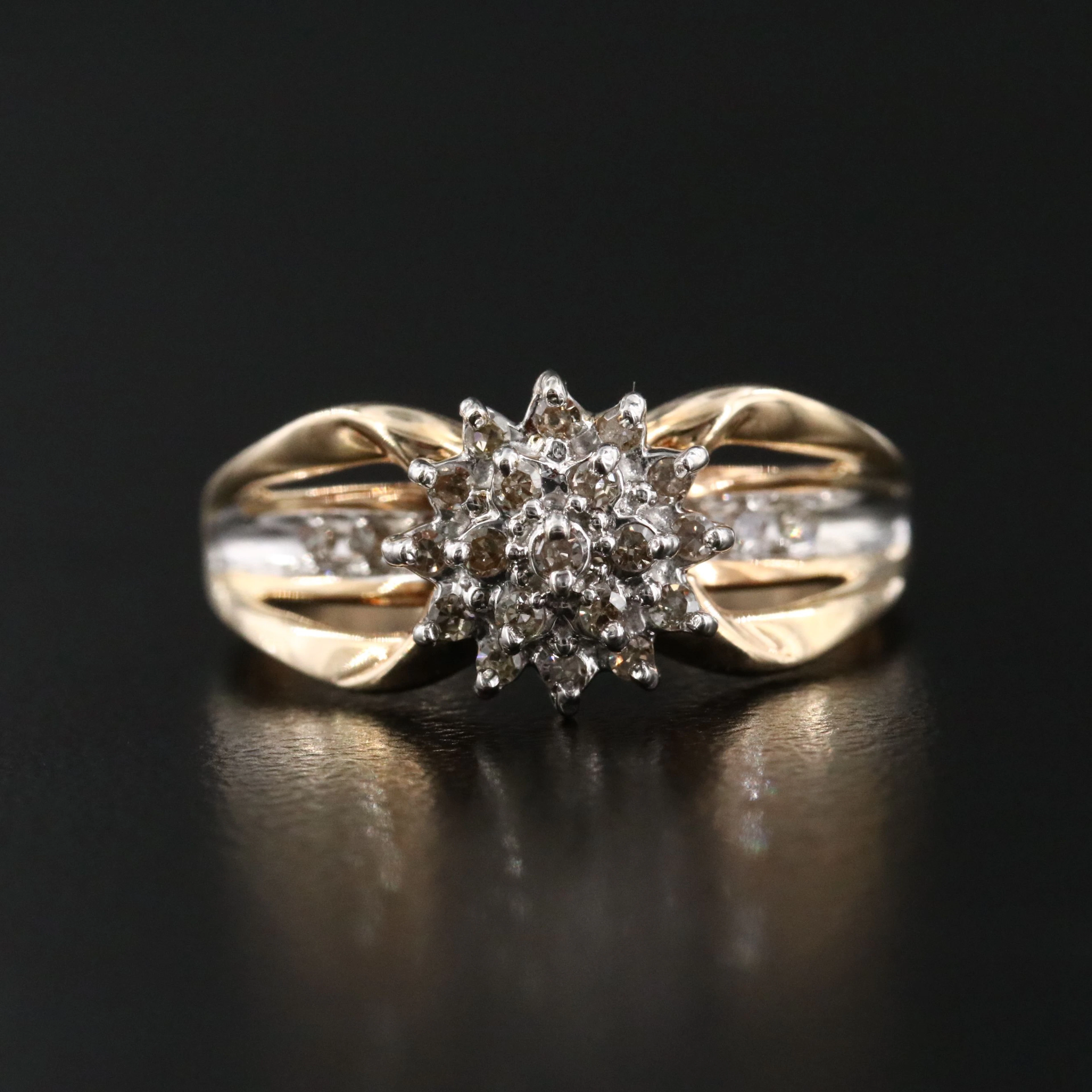 10K 0.25 CTW Diamond Cluster Ring