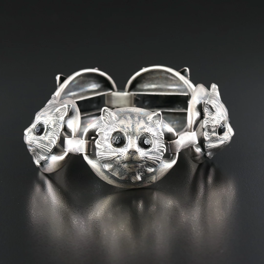 Vintage 900 Silver Cat Link Bracelet with Rhinestone Eyes