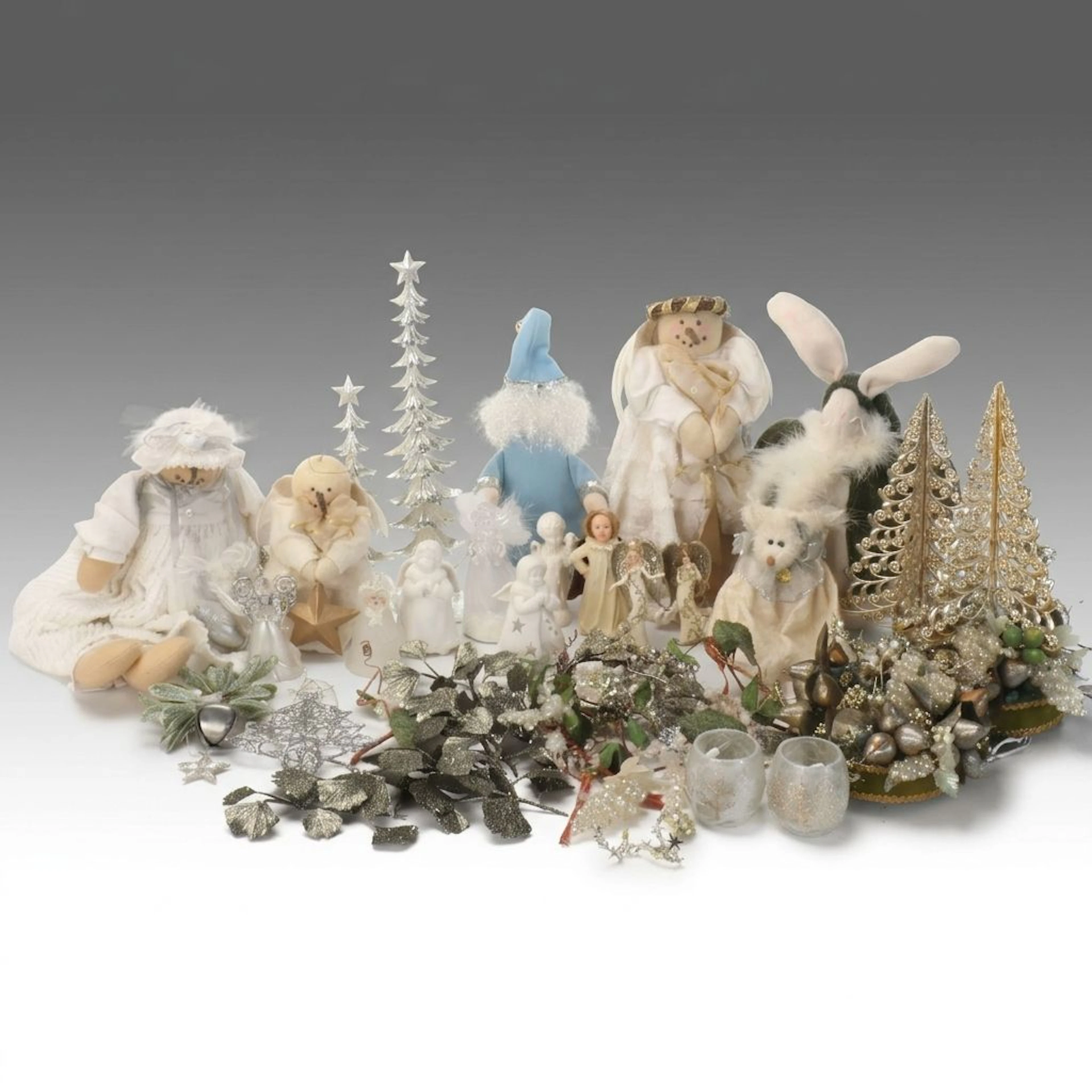 Stuffed Holiday Figurines with Ornaments and More Decorations