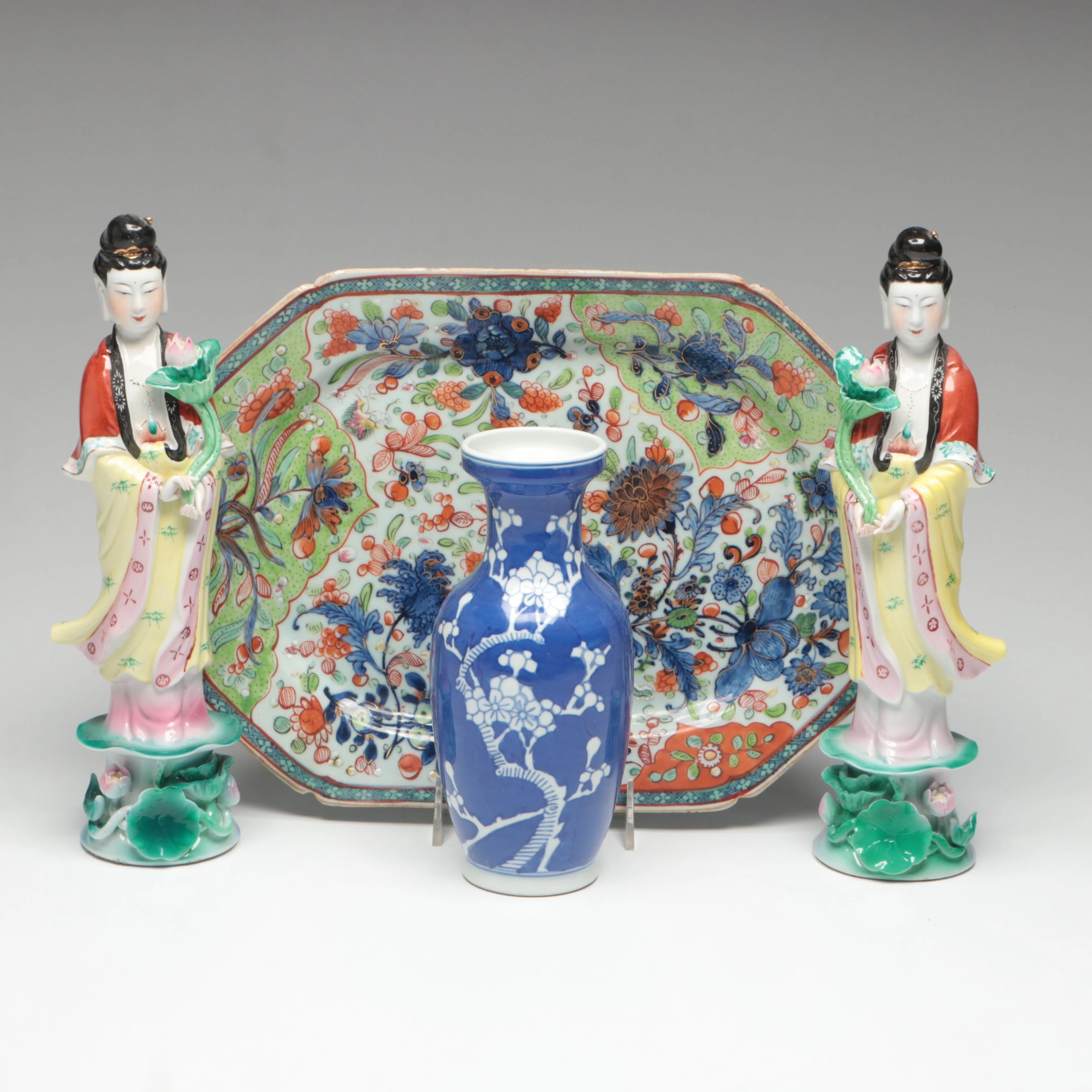 Chinese Export "Clobbered" Style Porcelain Platter with Figurines and Vase