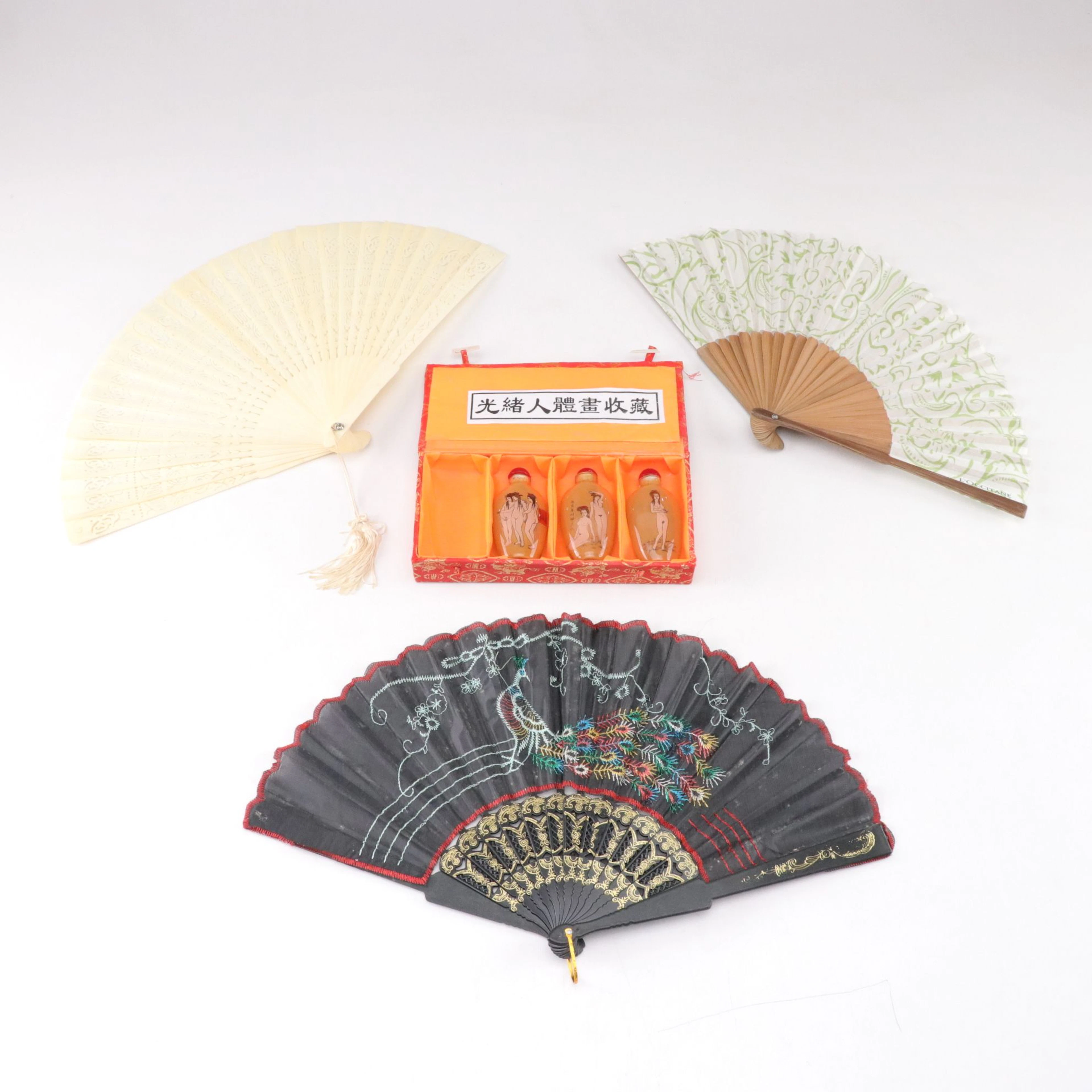 Chinese Inside Painted Glass Snuff Bottles with Three Folding Hand Fans