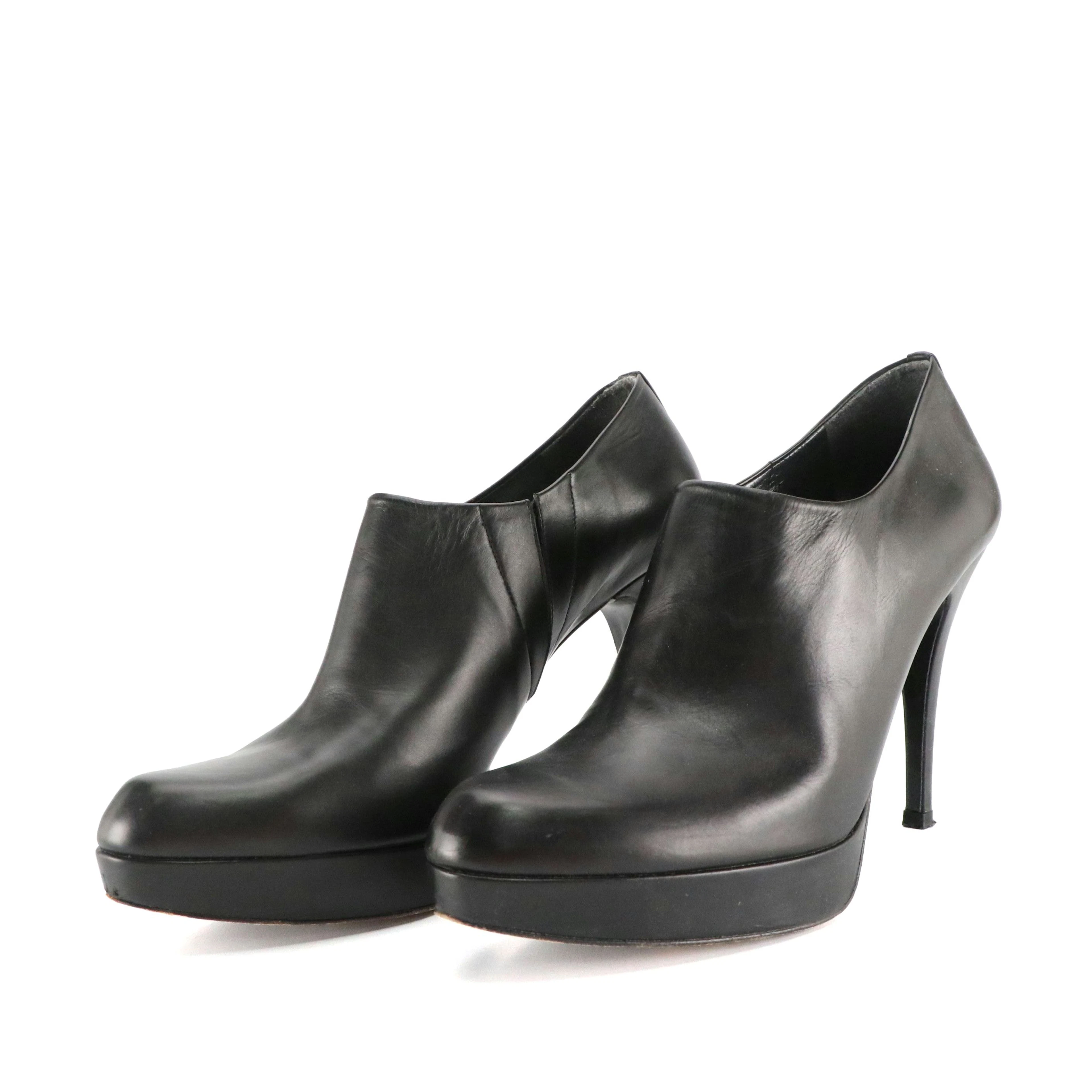 Stuart Weitzman Coverup Platform Booties in Calfskin Leather with Box