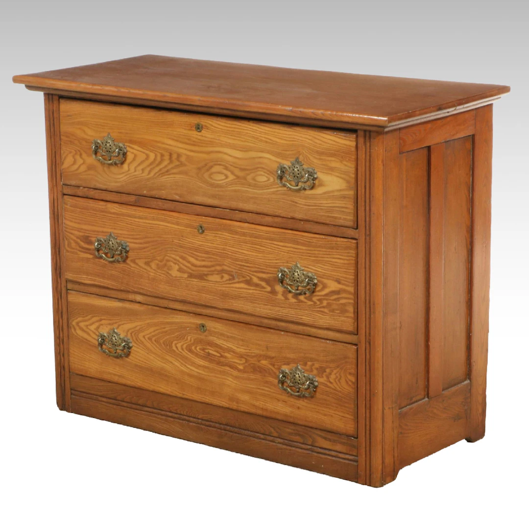 American Late Victorian Style Oak Three-Drawer Chest, Early 20th Century