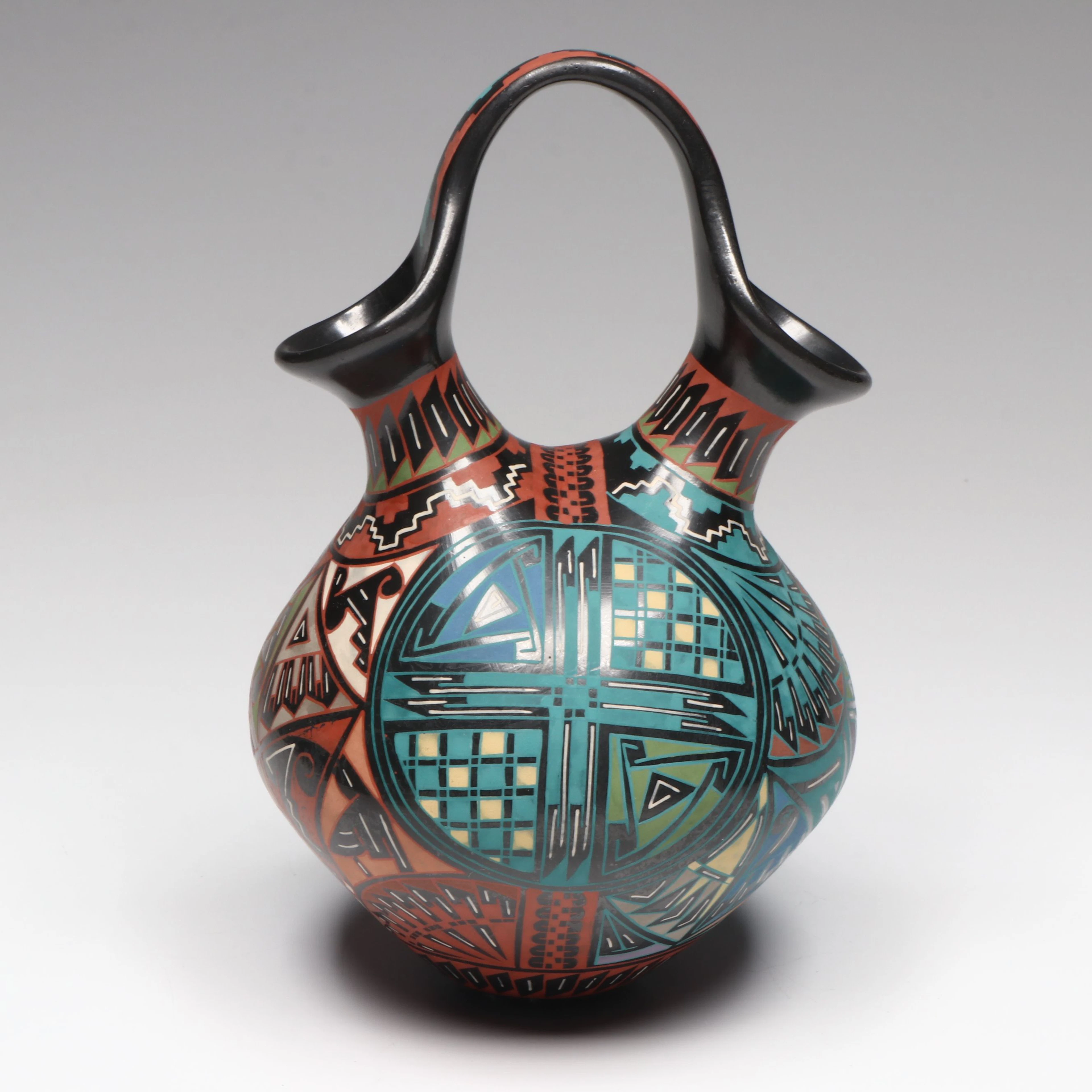 Memo and Aracely Varela Mata Ortiz Pueblo Polychrome Pottery Wedding Vase