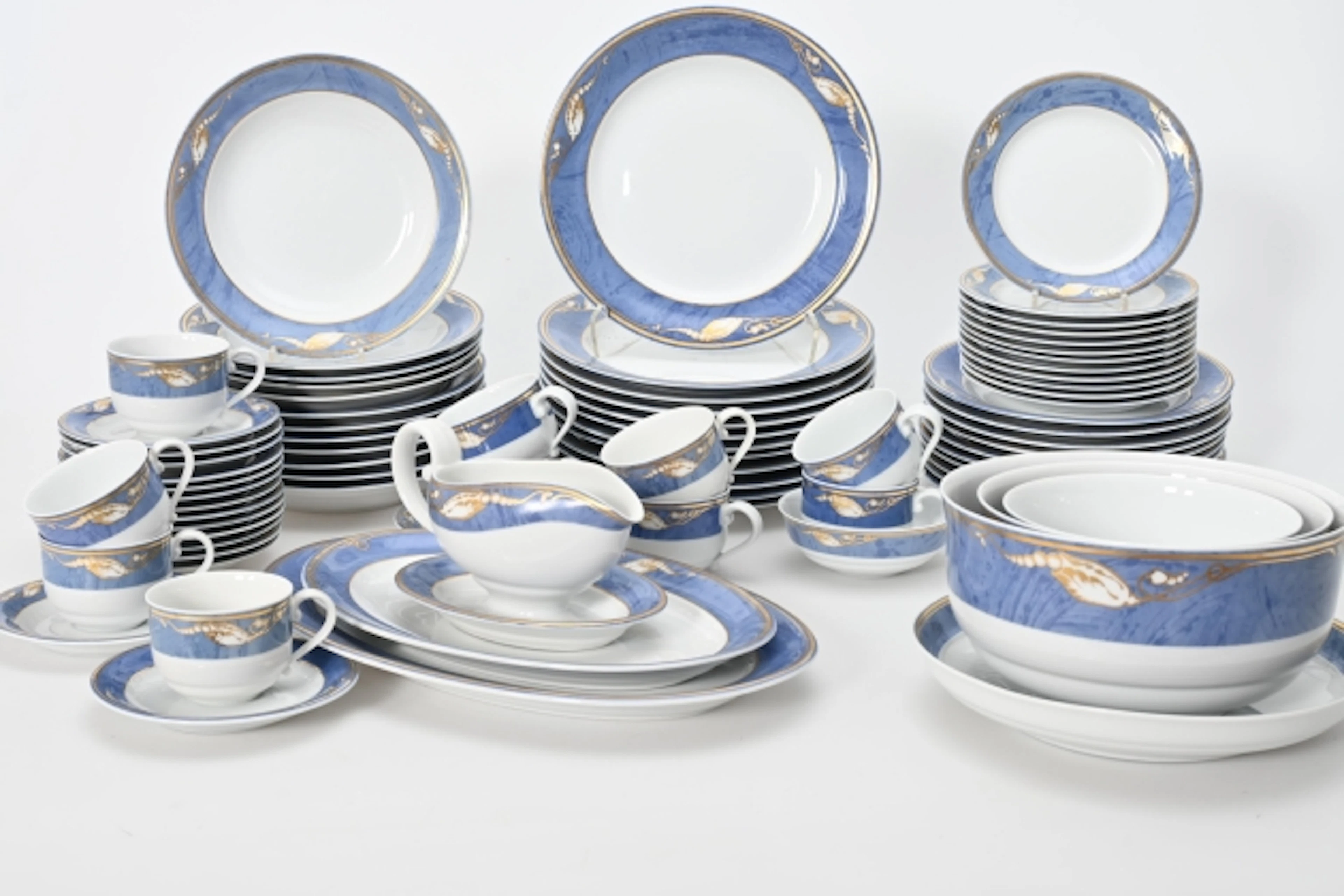 Royal Copenhagen "Mangolia" Servis