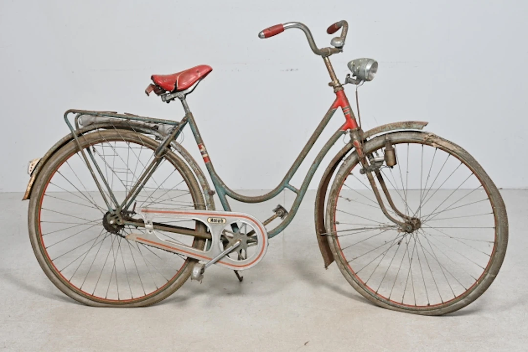 Damcykel, Monark