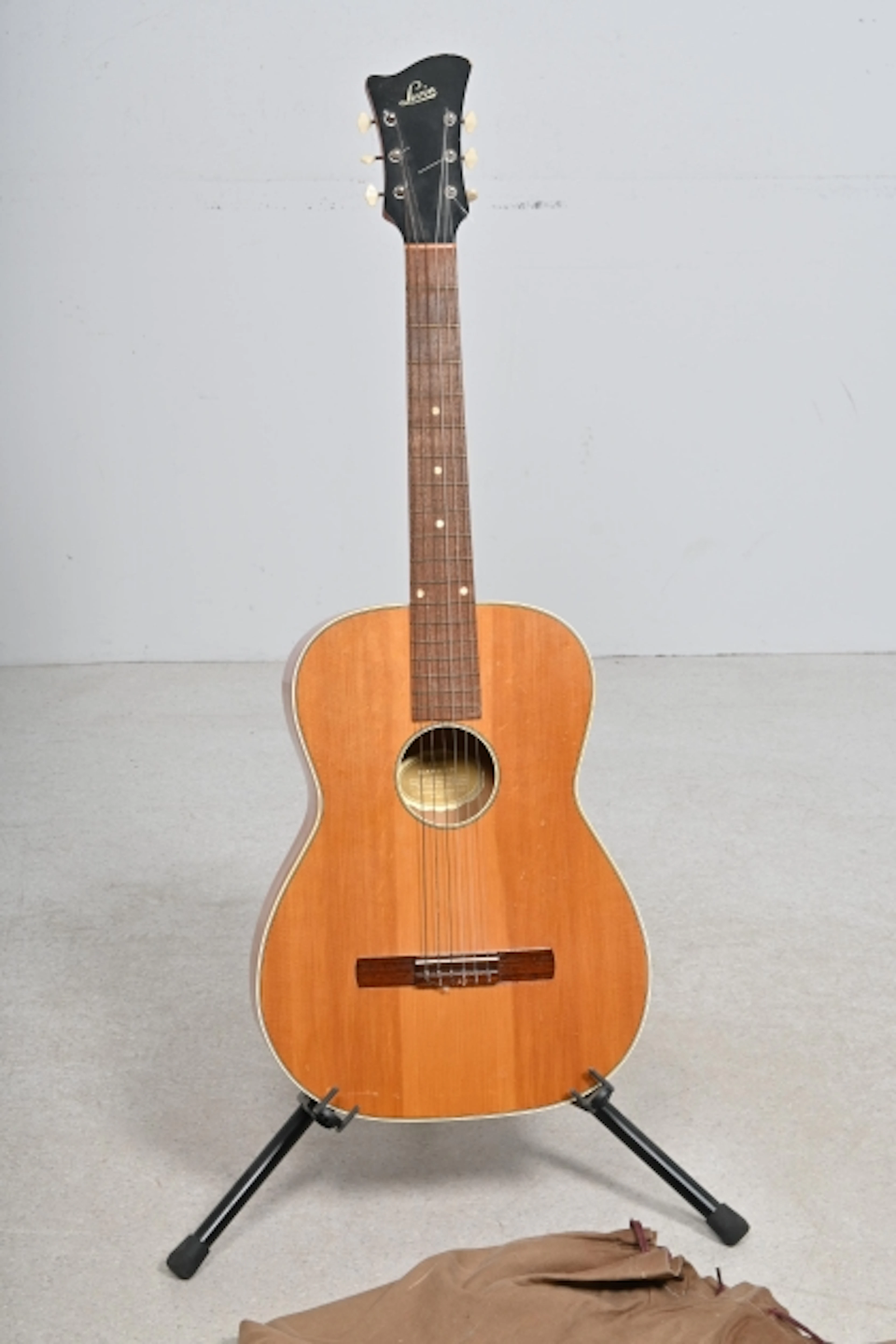 Gitarr, Levin
