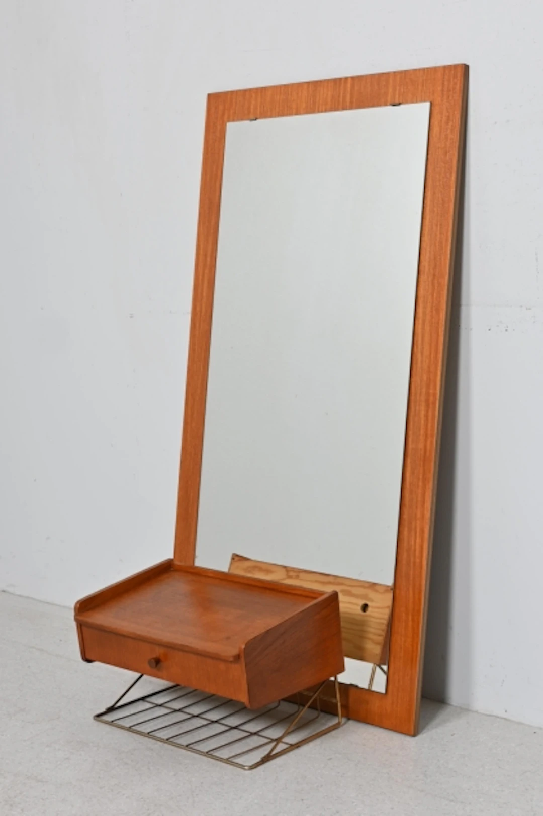 Spegel, Telefonhylla