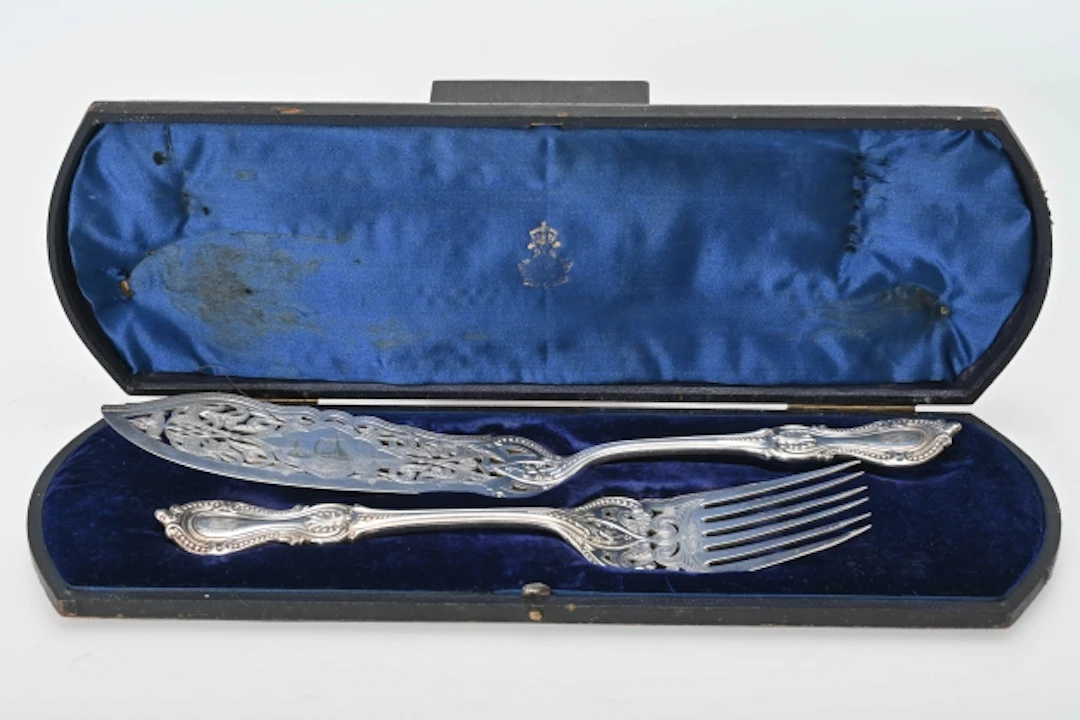 Fiskbestick, nysilver, England, 1800-tal