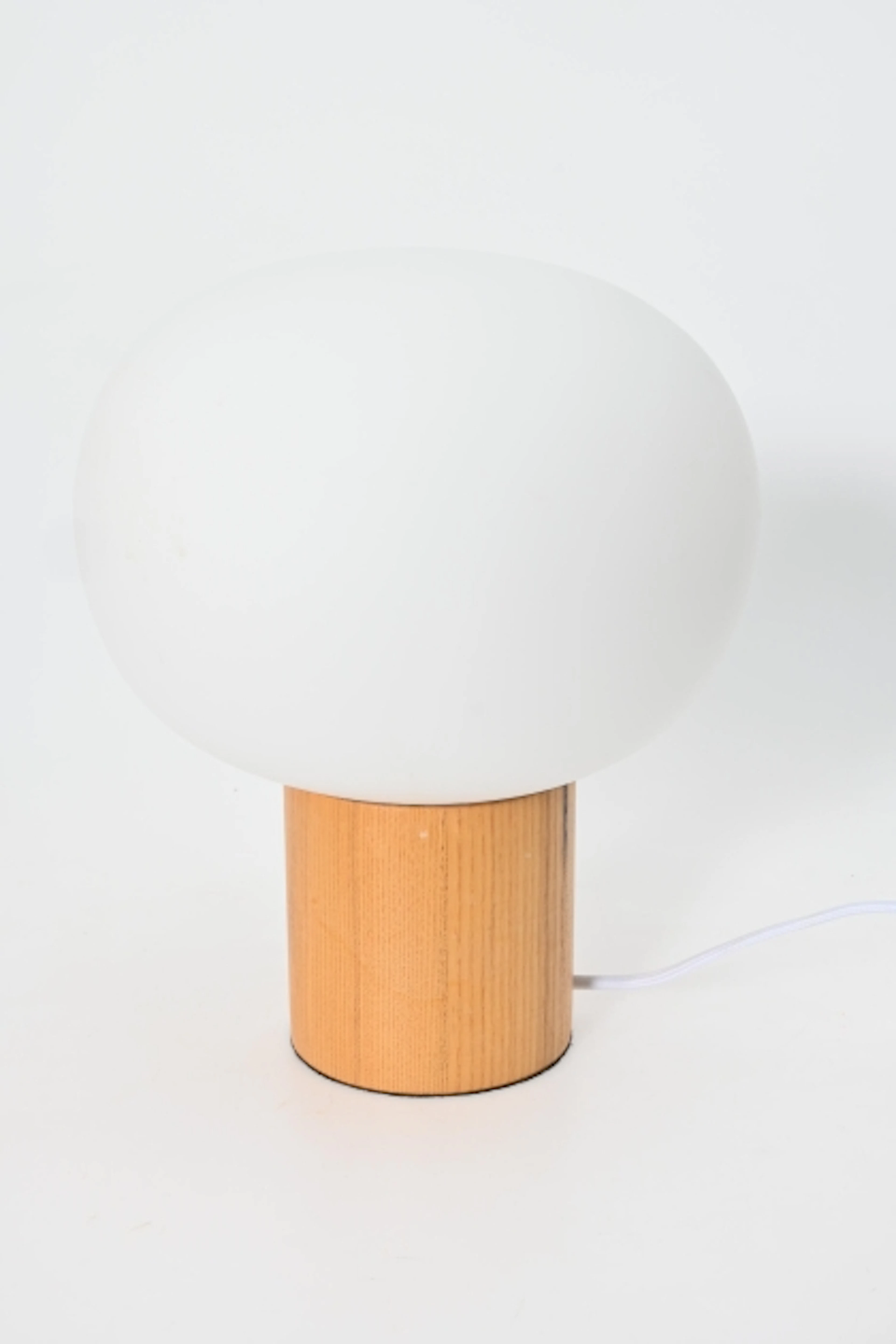 Bordslampa, Globen Lighting