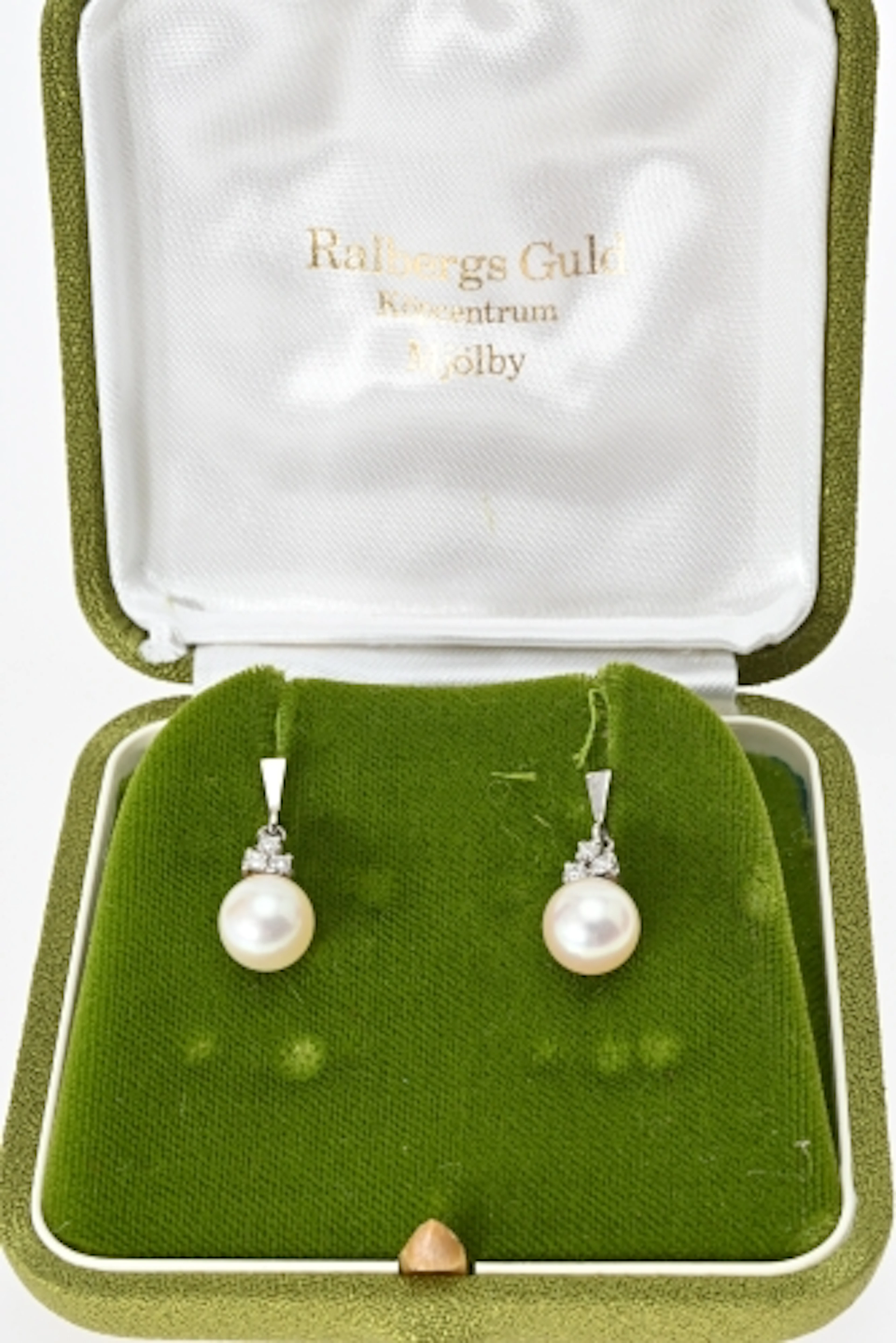 Diamantörhängen med pärlor Vitguld 18K ca 2,8 gr
