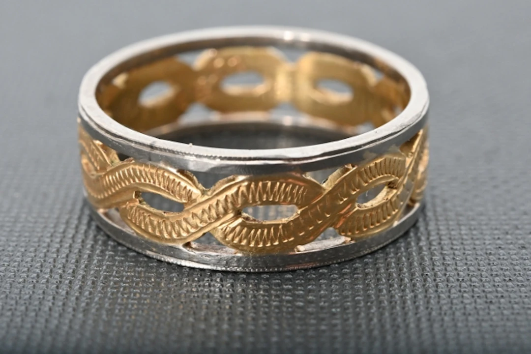 Guldring 18K ca 4,2 gr
