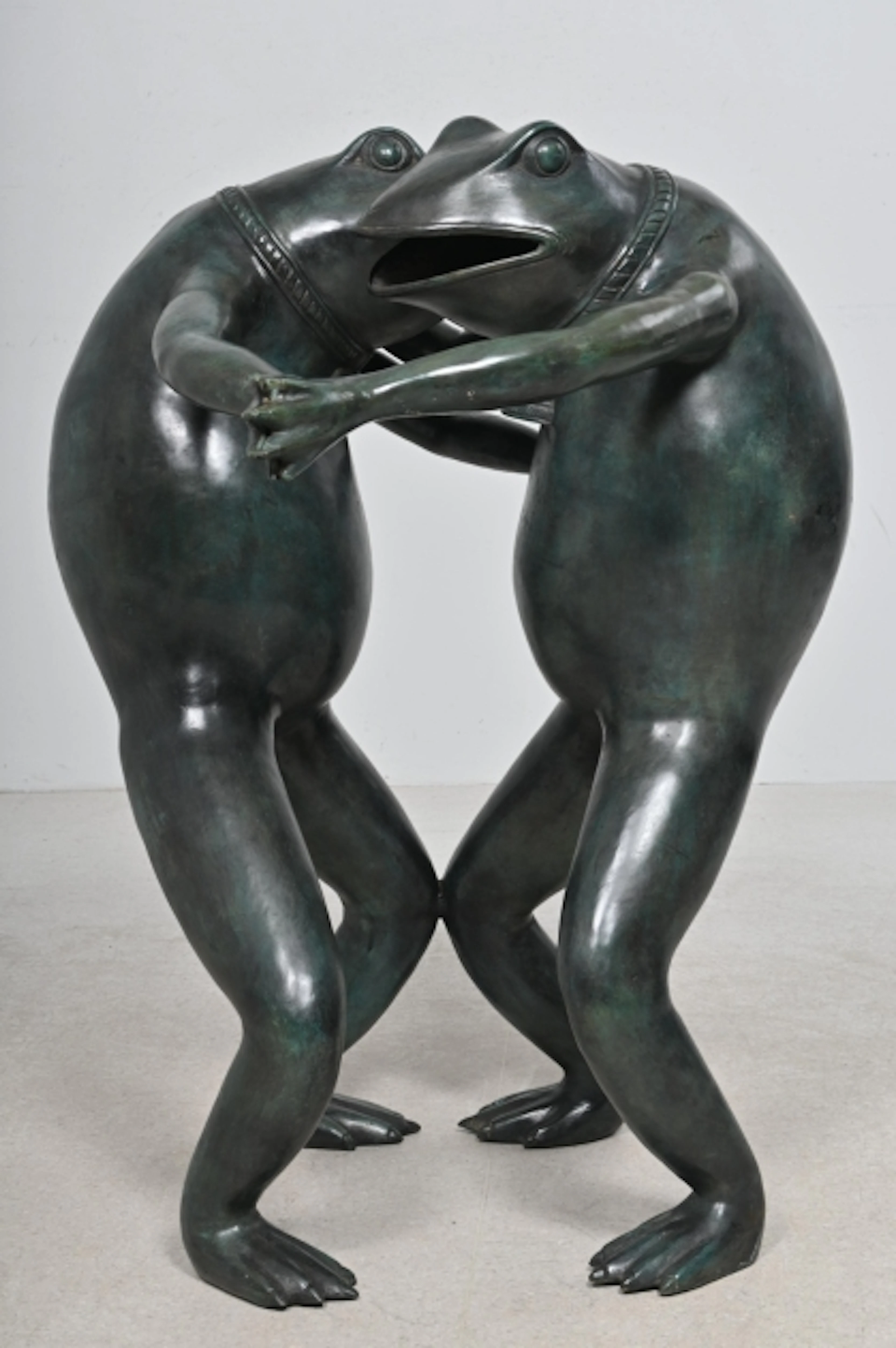 Skulptur, Dansande grodor, patineradbrons "Art people gallery Sweden"