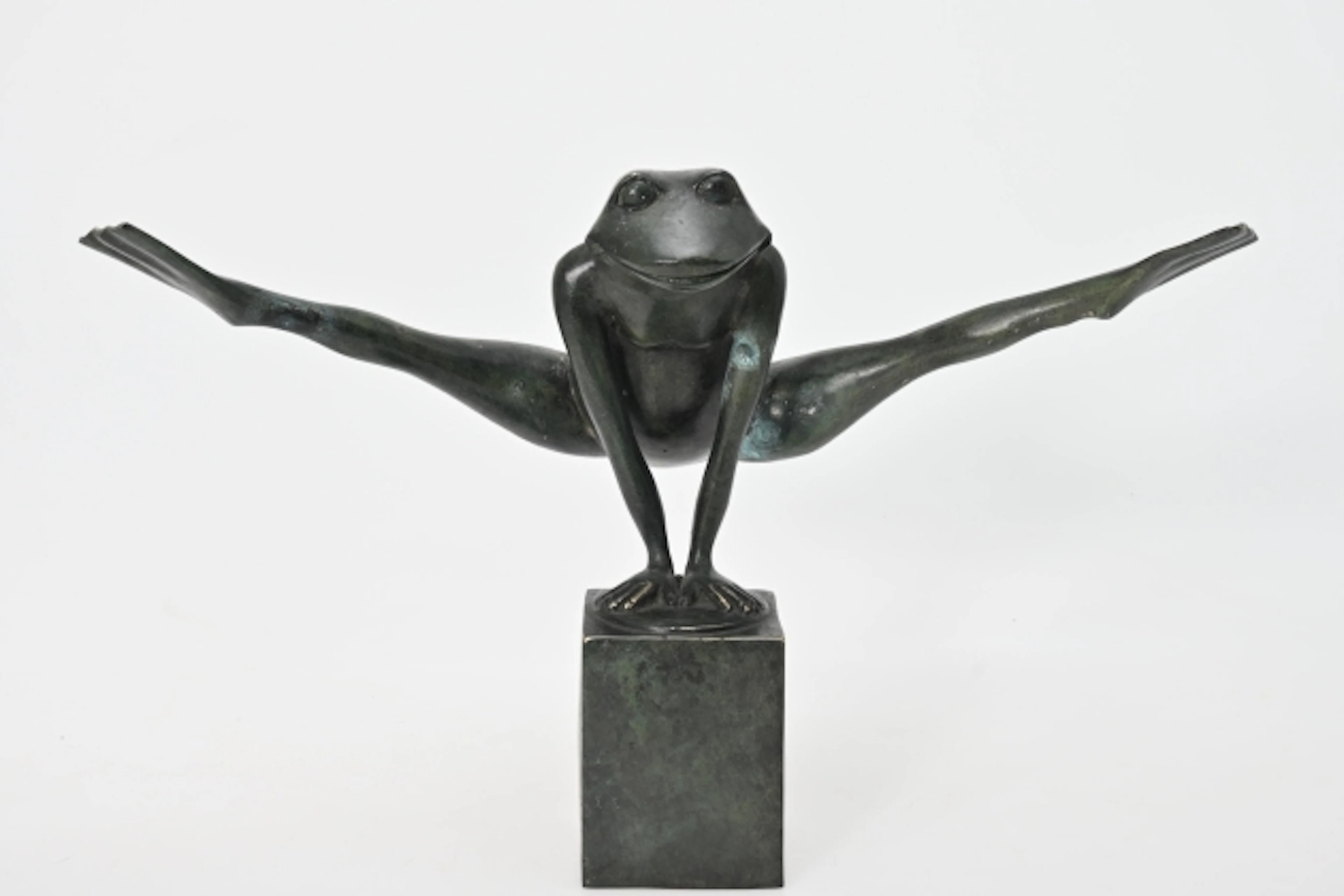 Skulptur Groda "Look at my legs" patineradbrons "Art people gallery Sweden"