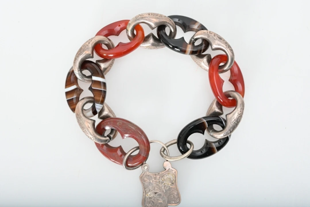 Armband, Viktoriansk, Silver och agater m.m, Skottland, ca 3,6 gr