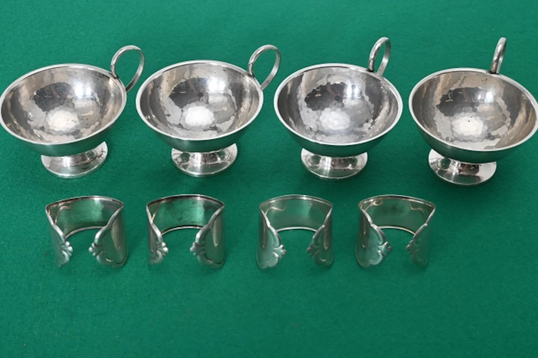 Punchmuggar, Servettringar Silver ca 323 gr