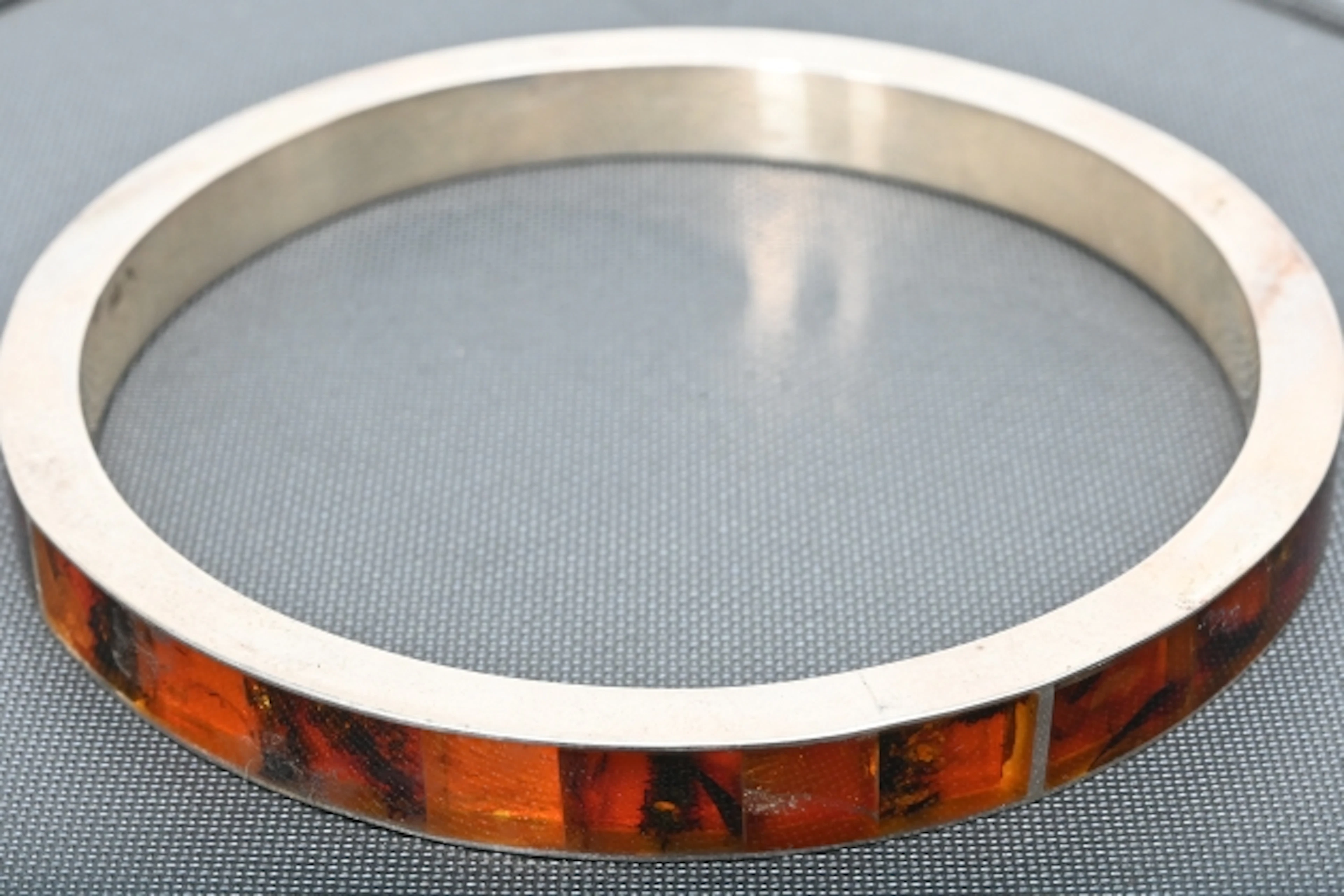 Silverarmband med bärnsten, ca 32,5 gr