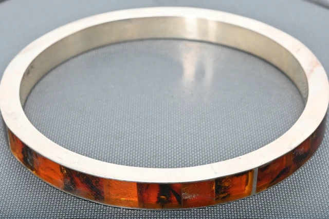 Silverarmband med bärnsten, ca 32,5 gr