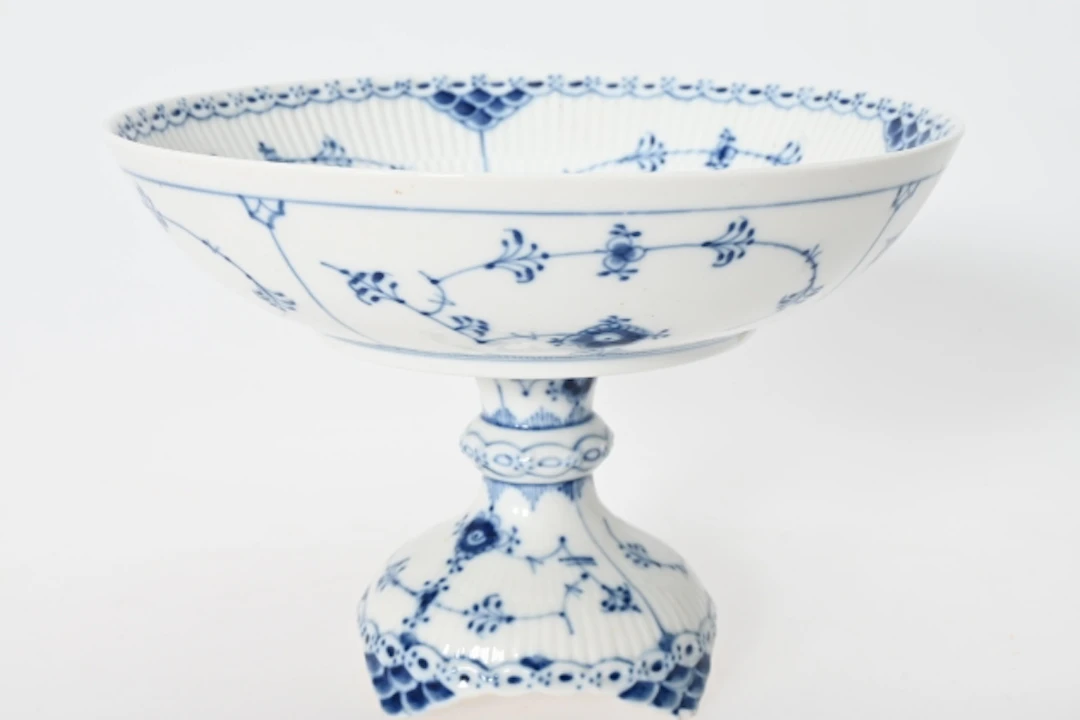 Royal Copenhagen "Musselmalet" Fat