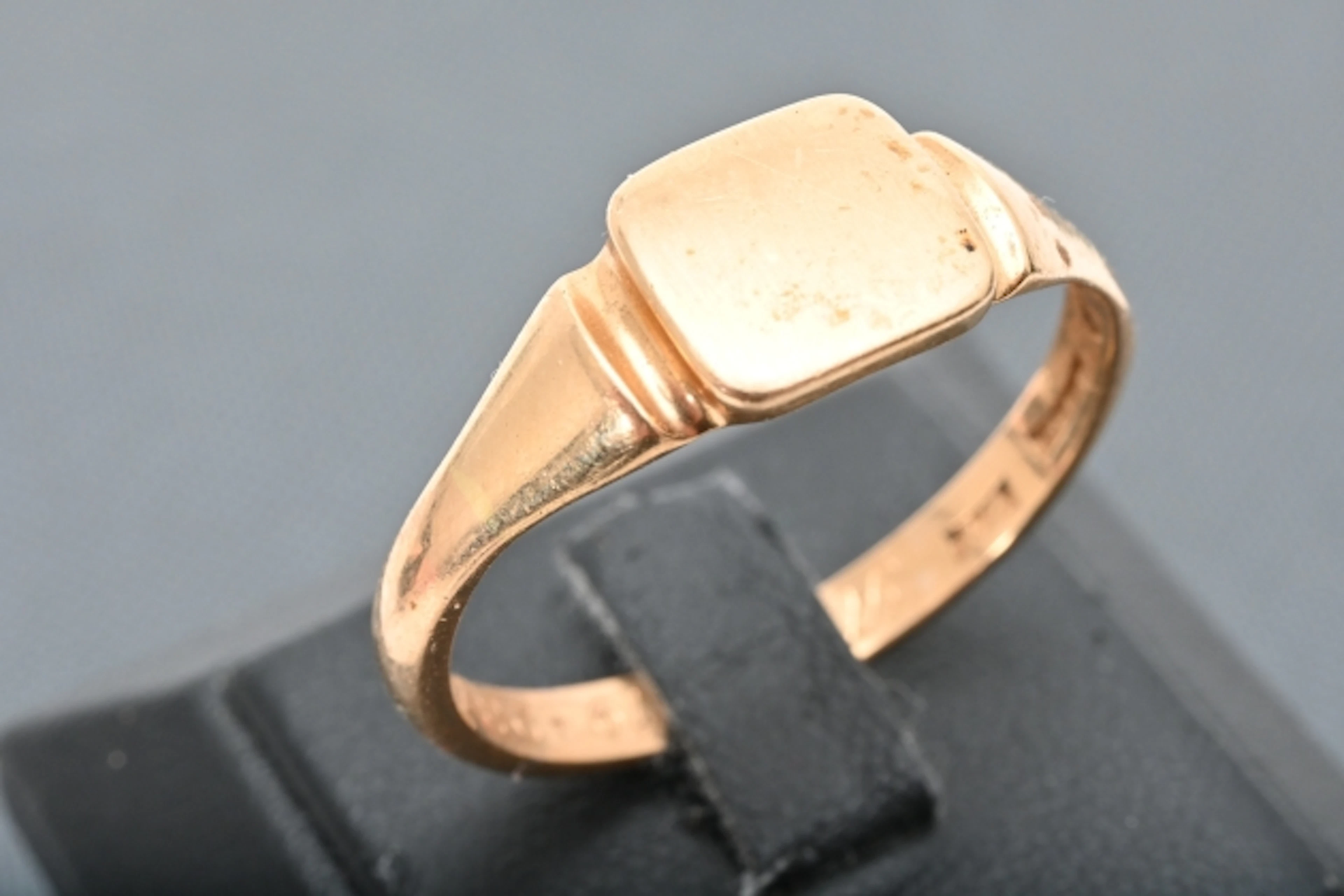 Guldring 18 K ca 6,4 gr