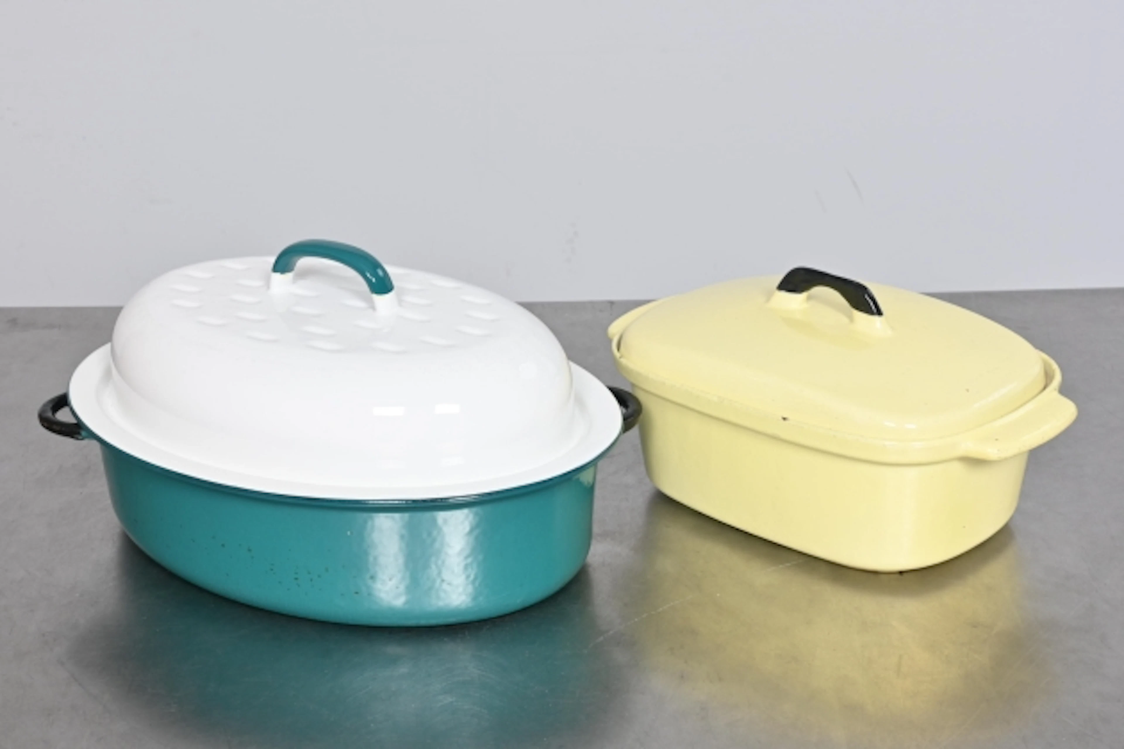 2 st Gjutjärnsgrytor, Kockums, Husqvarna