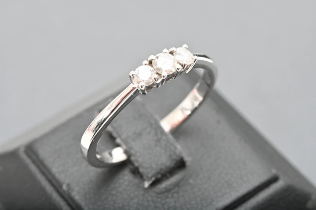 Diamantring 0,27 ct ca 3 gr
