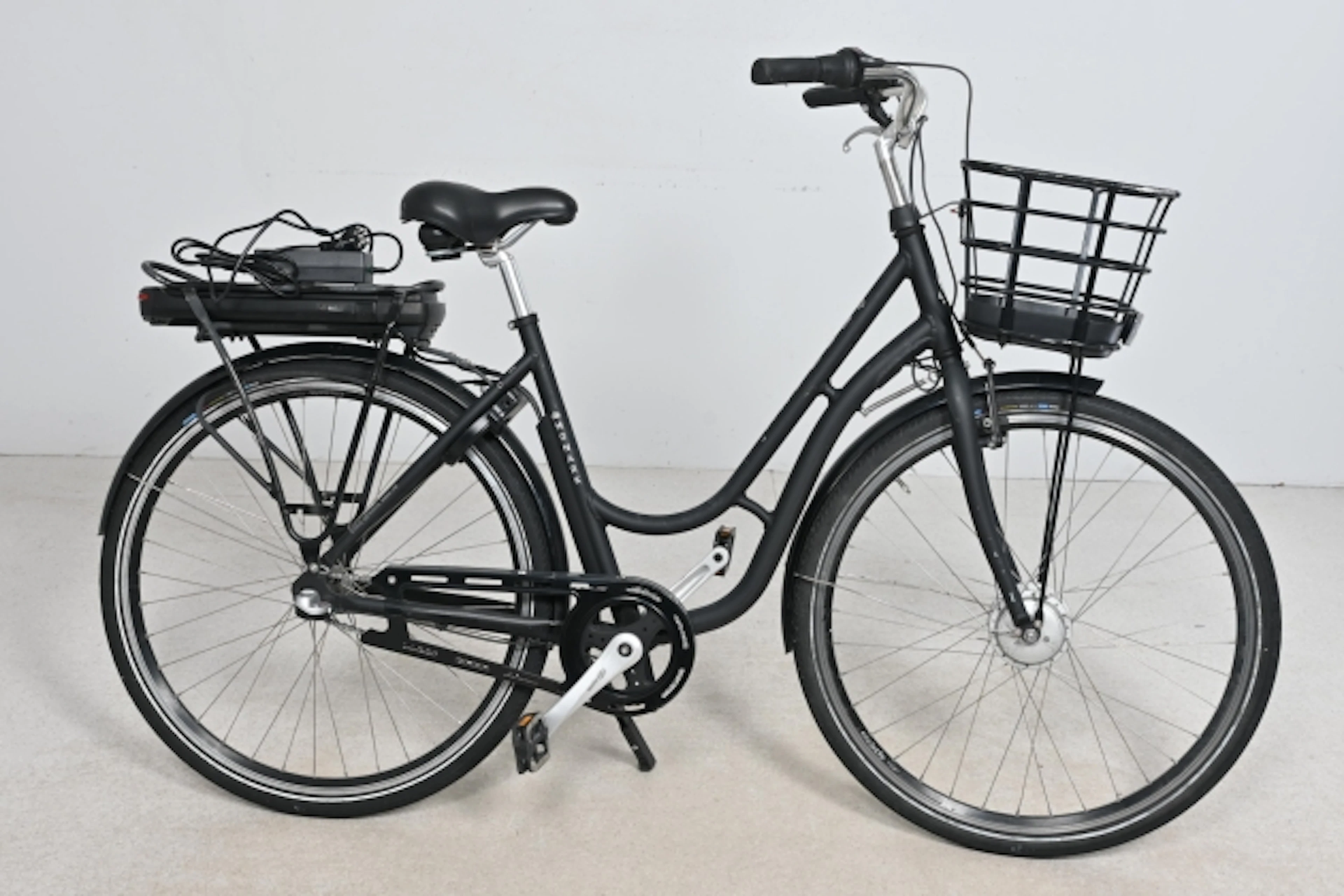 Elcykel, Monark